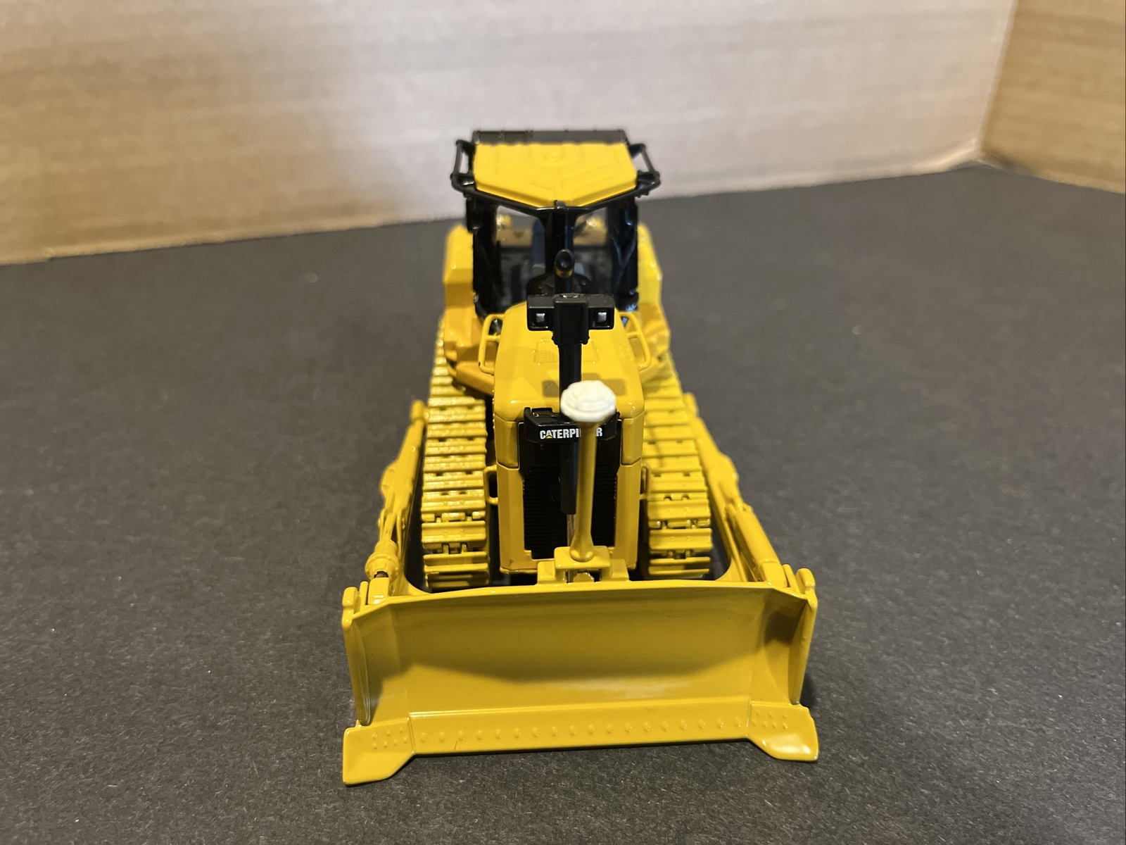 1:50 CAT D7E Track-Type Tractor with Electric Drive — Caterpillar Norscot