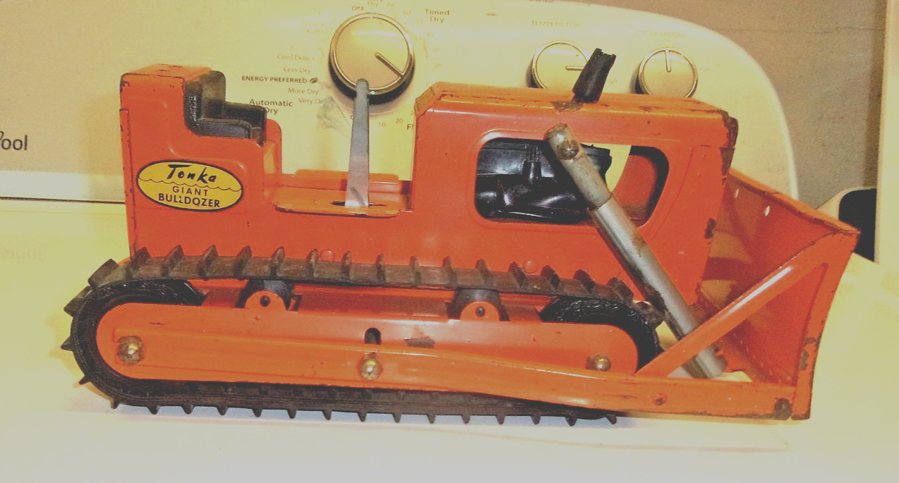 1950’S TONKA GIANT BULLDOZER MOUND MINN. U S A