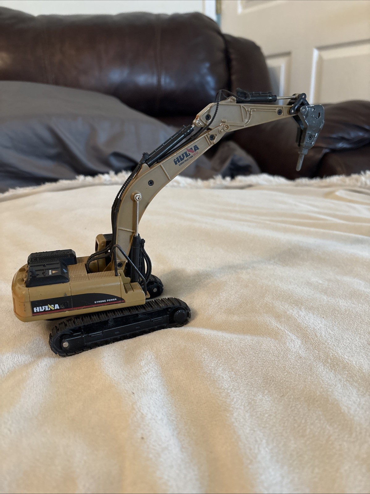 Hulna Drill Excavator Die Cast Metal Toy