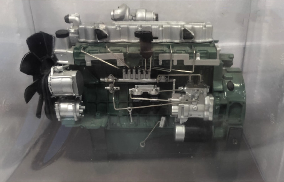 1:12 FAW Jiefang Xichai CA6DL-24V Engine Machine Equipment Diecast Model