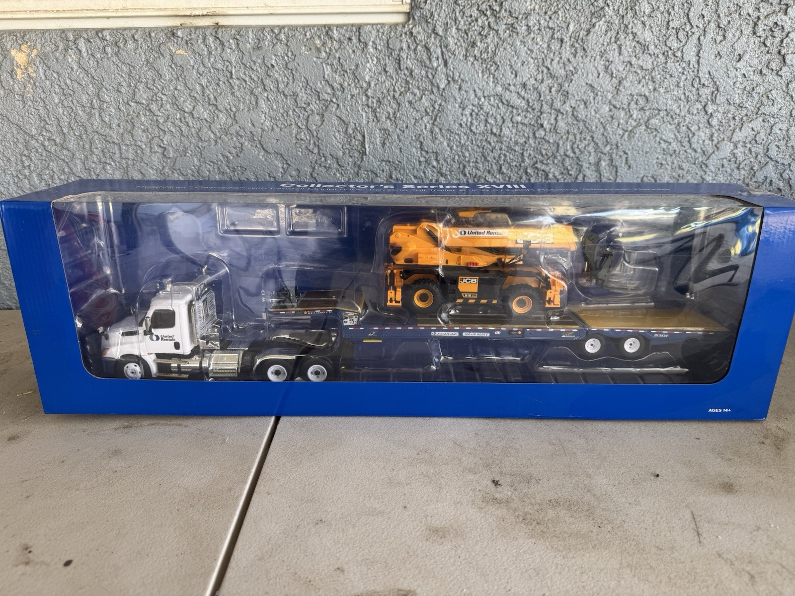 United Rentals Collector’s Series XVIII 1:32 Freightliner Cascadia w/ JCB