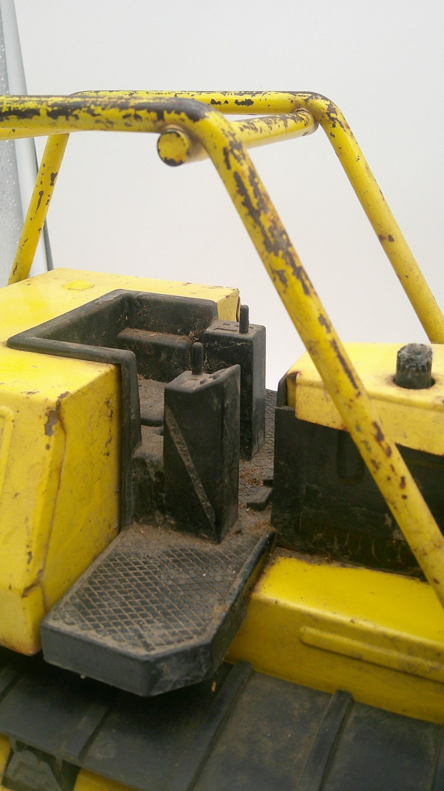 Mighty Tonka Dozer T-9 Black and Yellow Construction Die Cast Vehicle Used