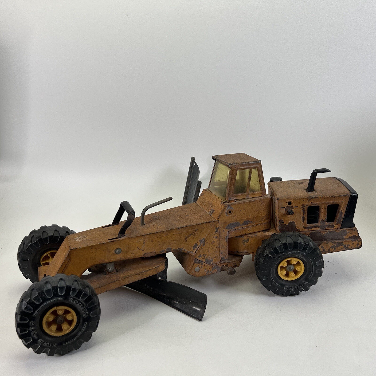 Vintage Mighty Tonka Road Diesel Grader XMB-975