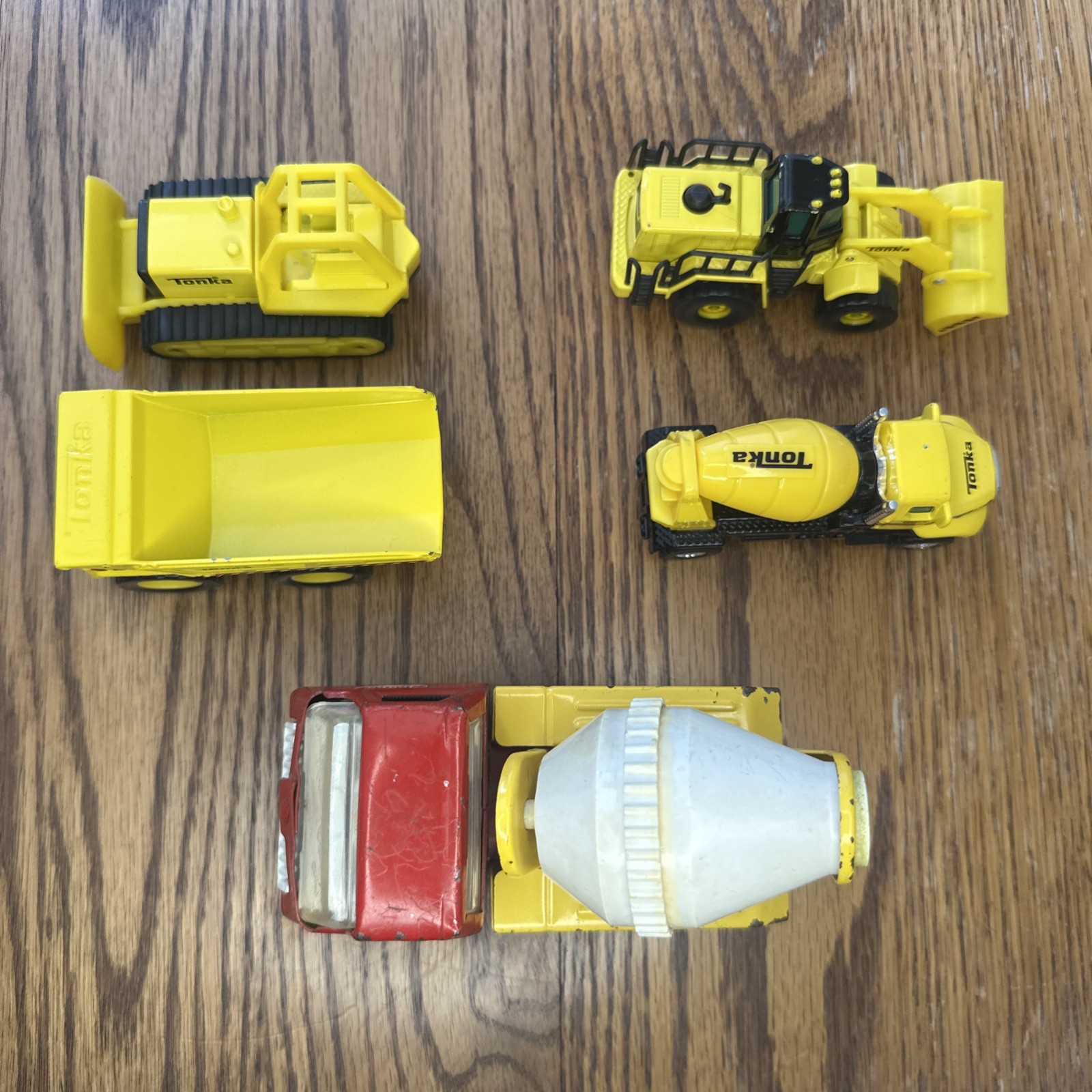 VTG TONKA 1970s CEMENT MIXER Truck Pressed Steel Red/Yellow White Mixer