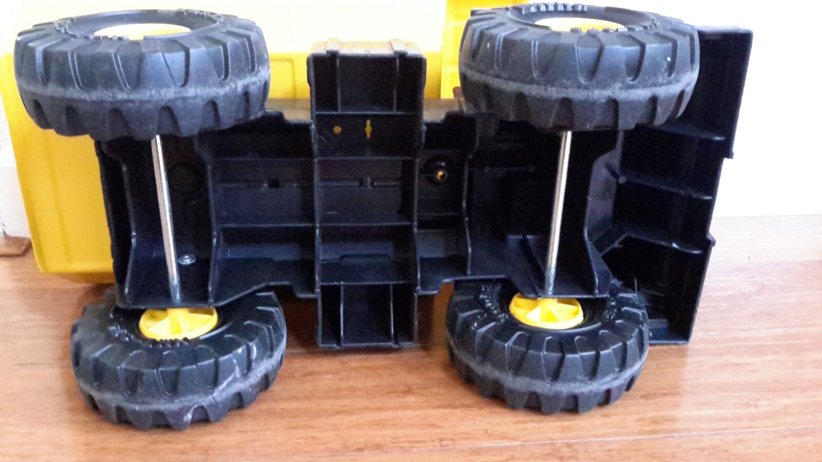 2012 Hasbro Tonka Truck 354 Yellow Construction Large Metal Dump Truck XMB-975