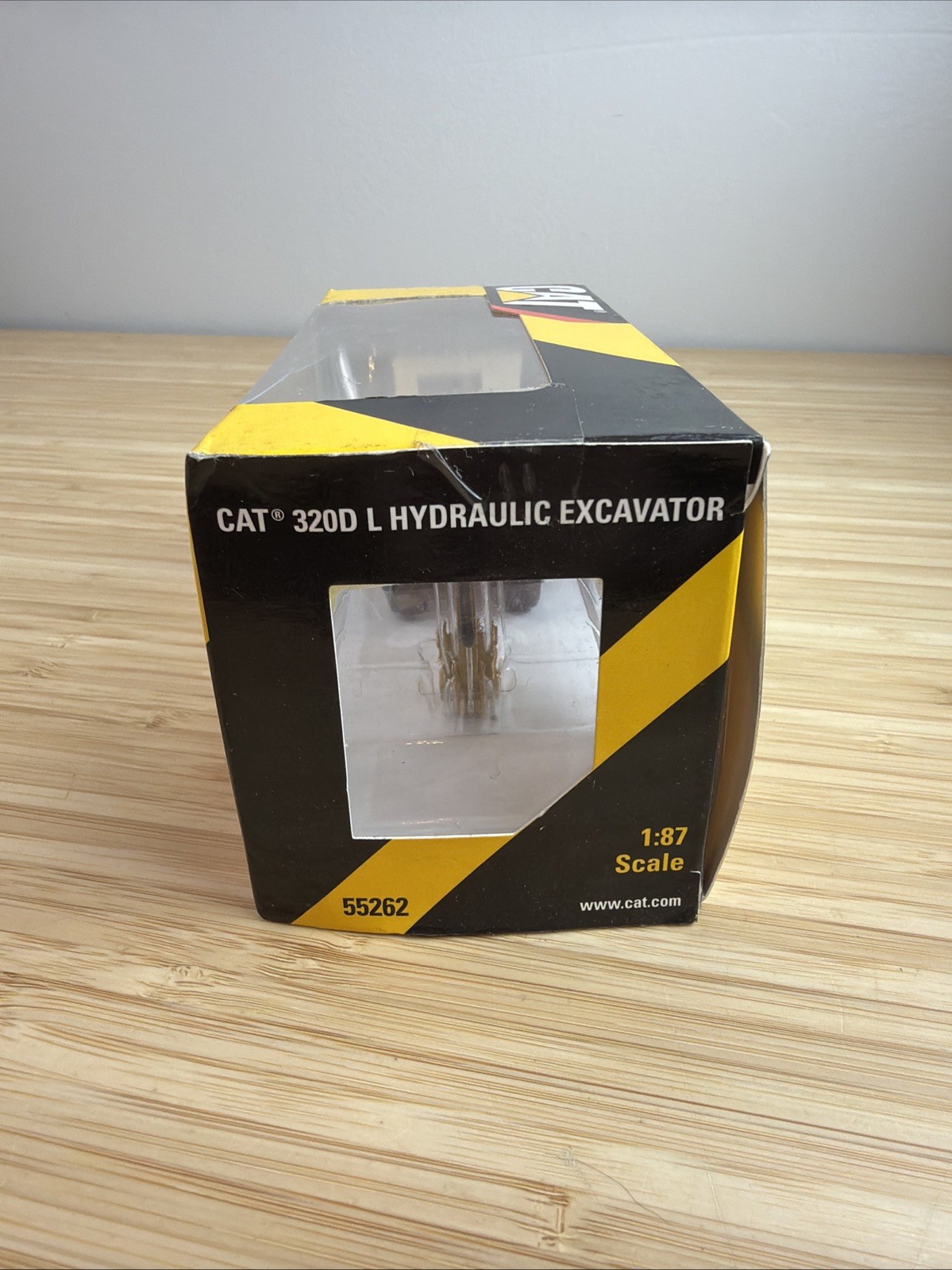 Norscot CAT 323D L Hydraulic Excavator 1:87 Scale Die Cast