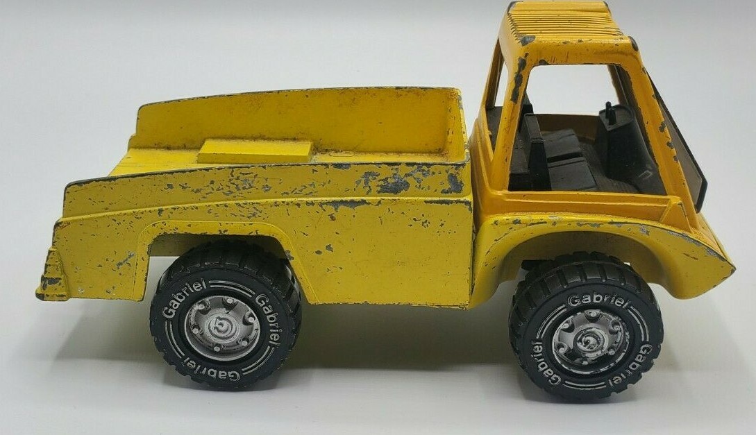 Vintage Gabriel Industries 1975 Truck Toy (Yellow)