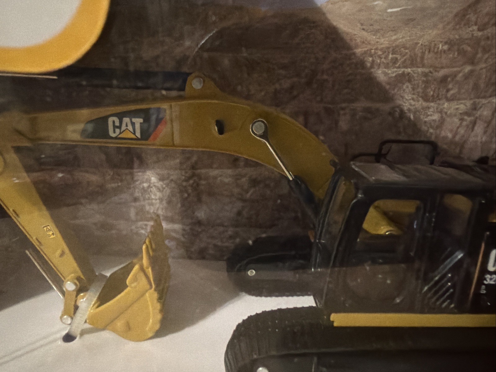 CAT 320F L Hydraulic Excavator Diecast Model 1:64 Metal Construction 85606