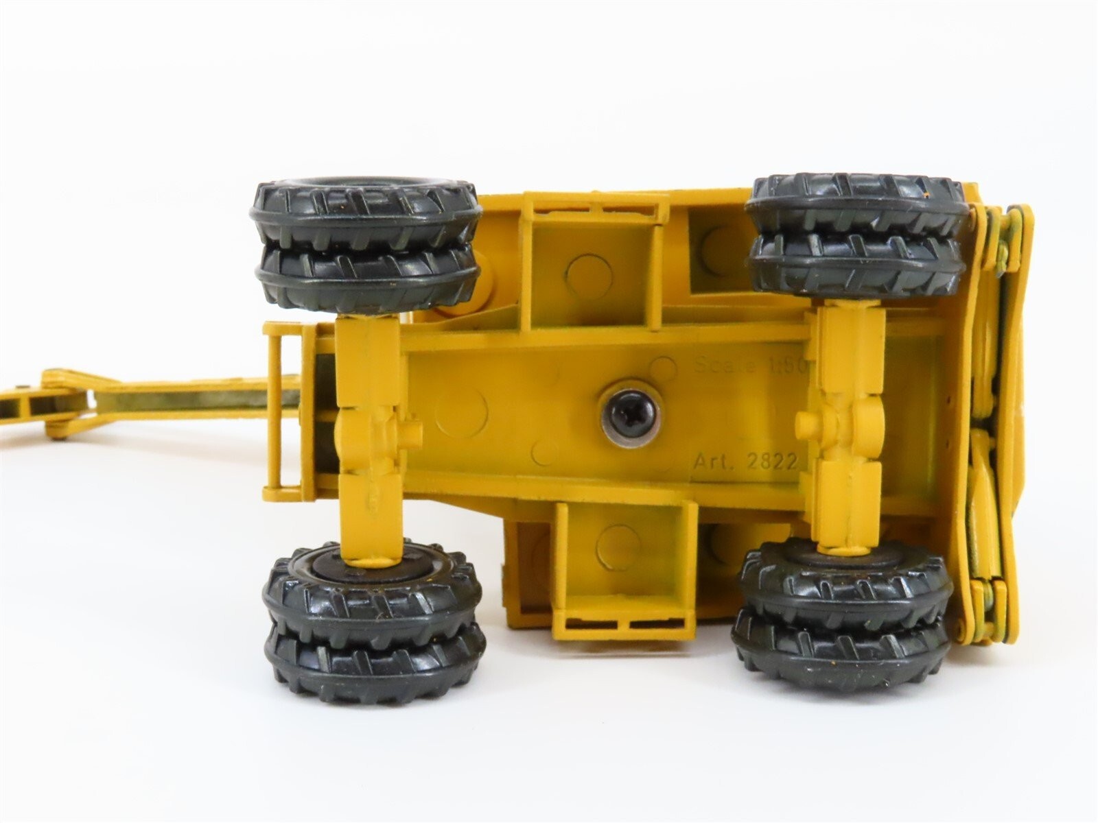 Liebherr A 912 Wheeled Excavator Clam and Bucket – Conrad 1:50 Scale Model #2822