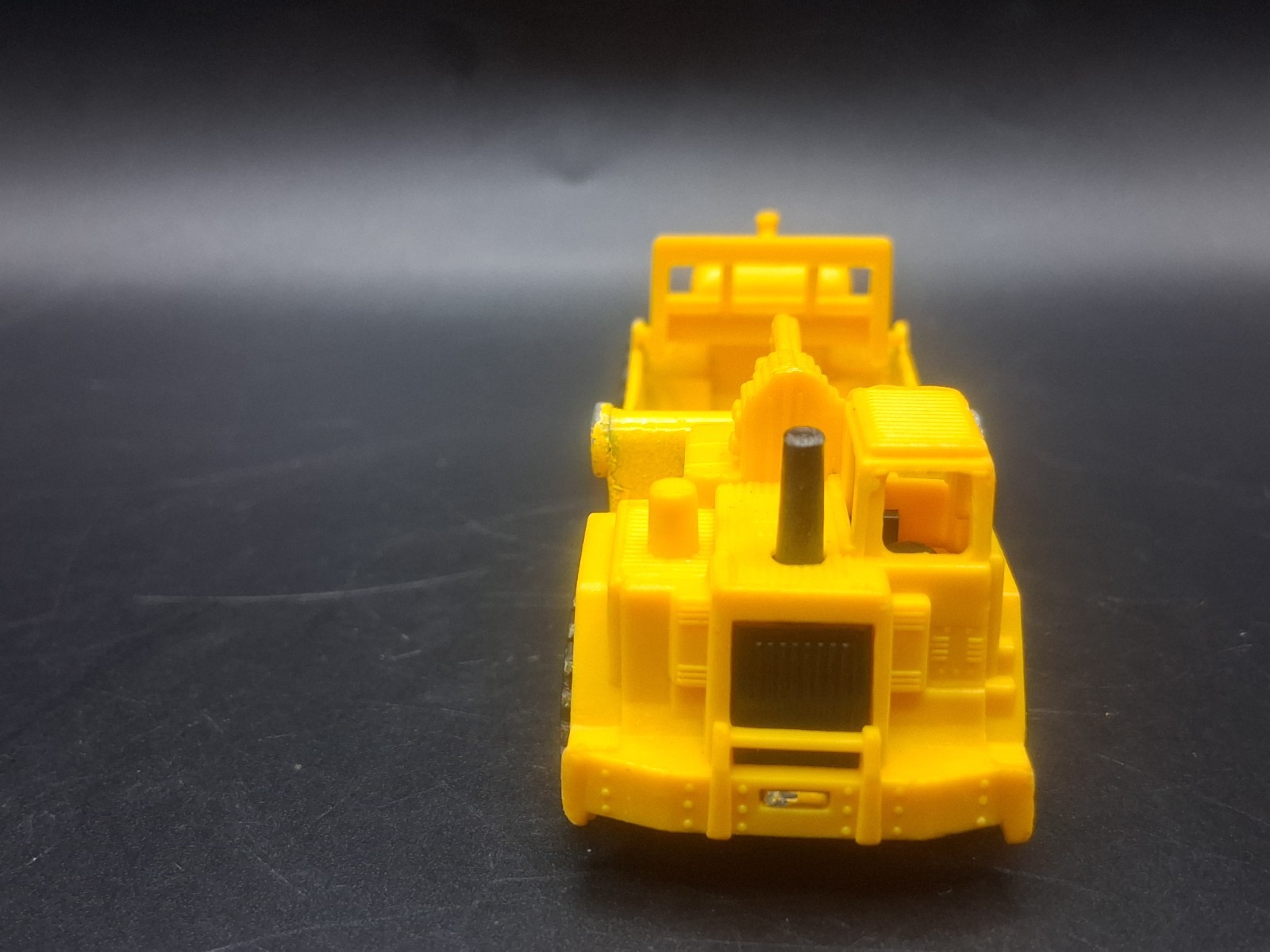 Vintage 1986 Hot Wheels Workhorses Yellow Earth Mover Die Cast 3 Inch Toy