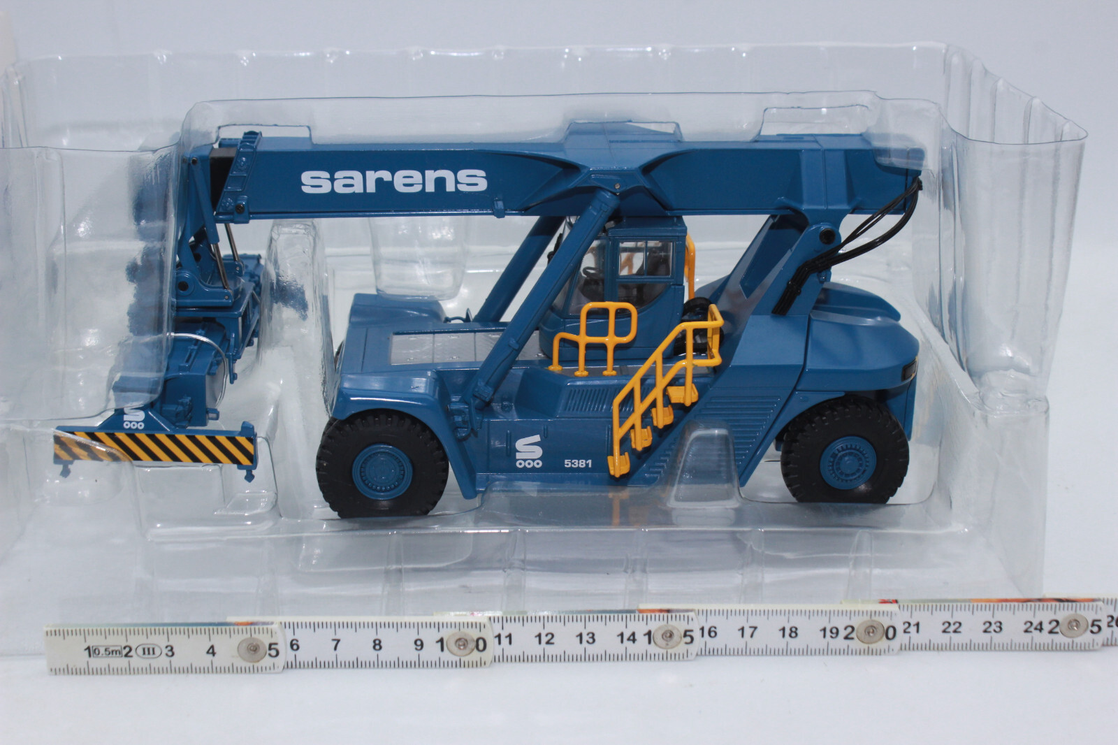 IMC 20-1086 Sarens Container Reach Stacker Forklift 1:50 New OVP