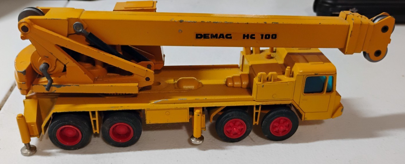 COLLECTIBLE.VINTAGE.BARELY USED.DEMAG Hydraulic HC 100 Crane Truck 1/50.DEAL.