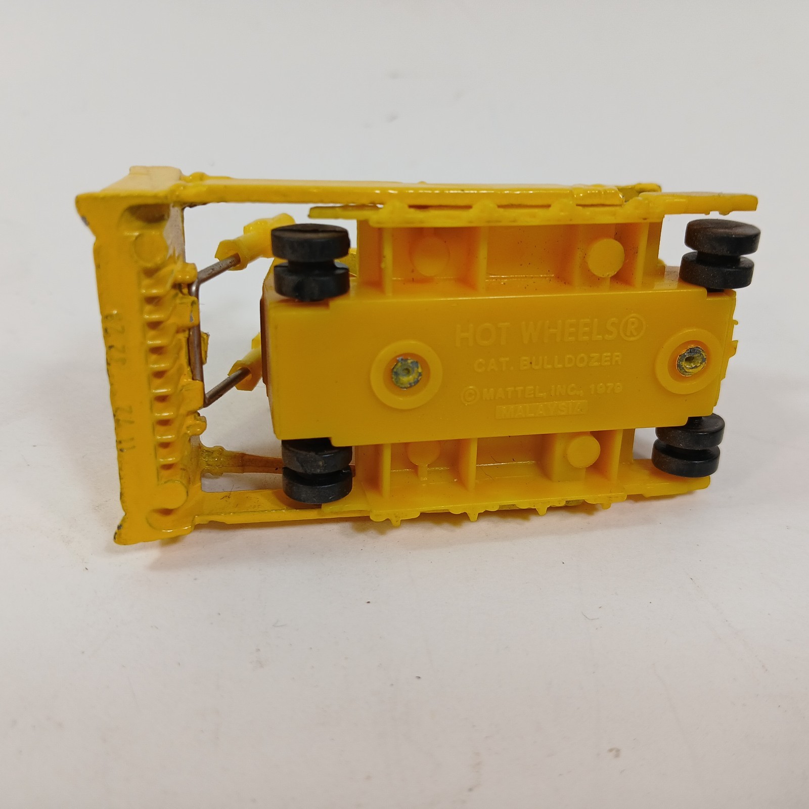 Vtg Hot Wheels CAT Yellow Bulldozer 1979 Malaysia Base Construction Vehicle