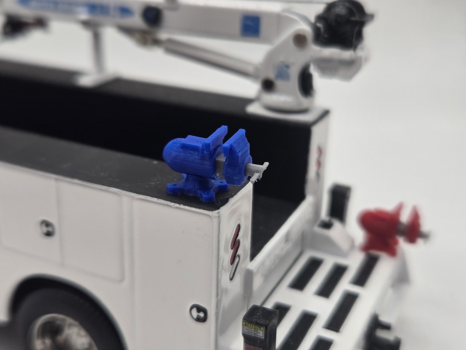 1/50 Service Truck/Bench Vice in Blue *3 Pack*