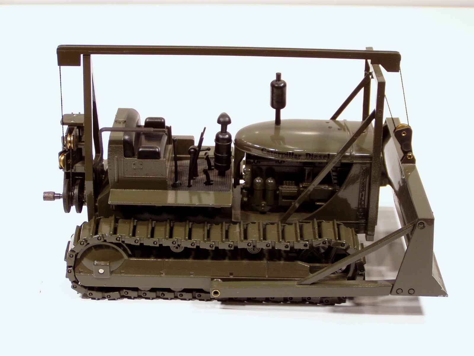 Caterpillar D7 Cable Dozer – “MILITARY GREEN” – NZG #386 – 1/25 – N.MIB