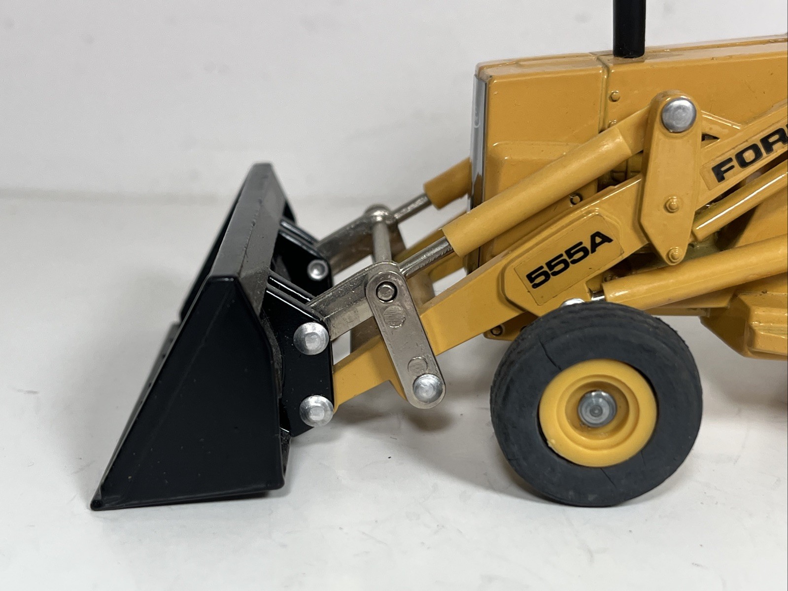Ertl Ford 555A Backhoe Loader 1/32 Scale Diecast