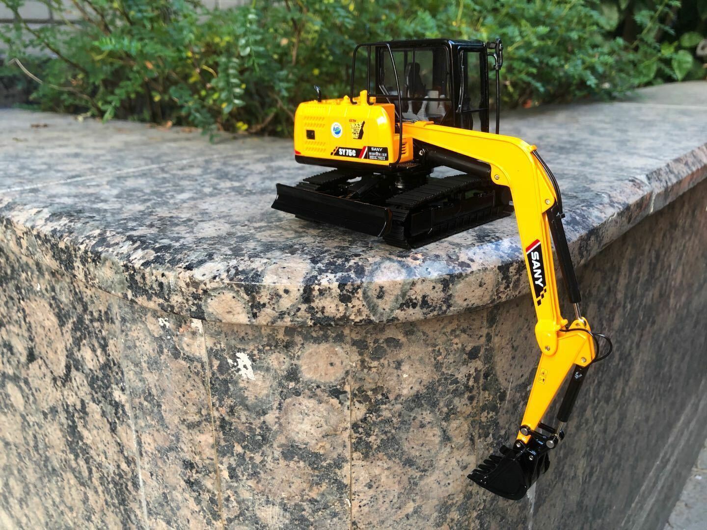 SANY 1/35 Construction Vehicle Car SY75C-9 Diecast Excavator Collect Model Toys