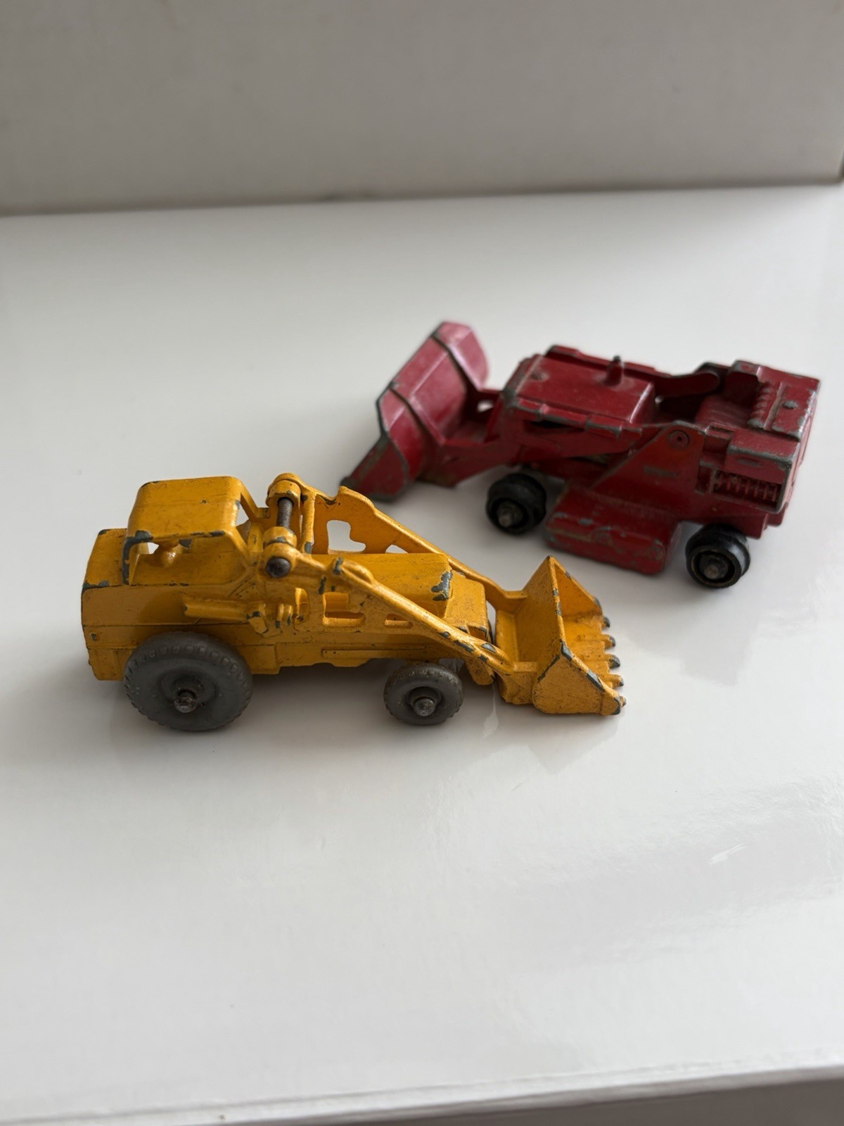 Vintage 1960’s Lesney Matchbox Lot of 2 Excavator #58 & Front End Loader #24
