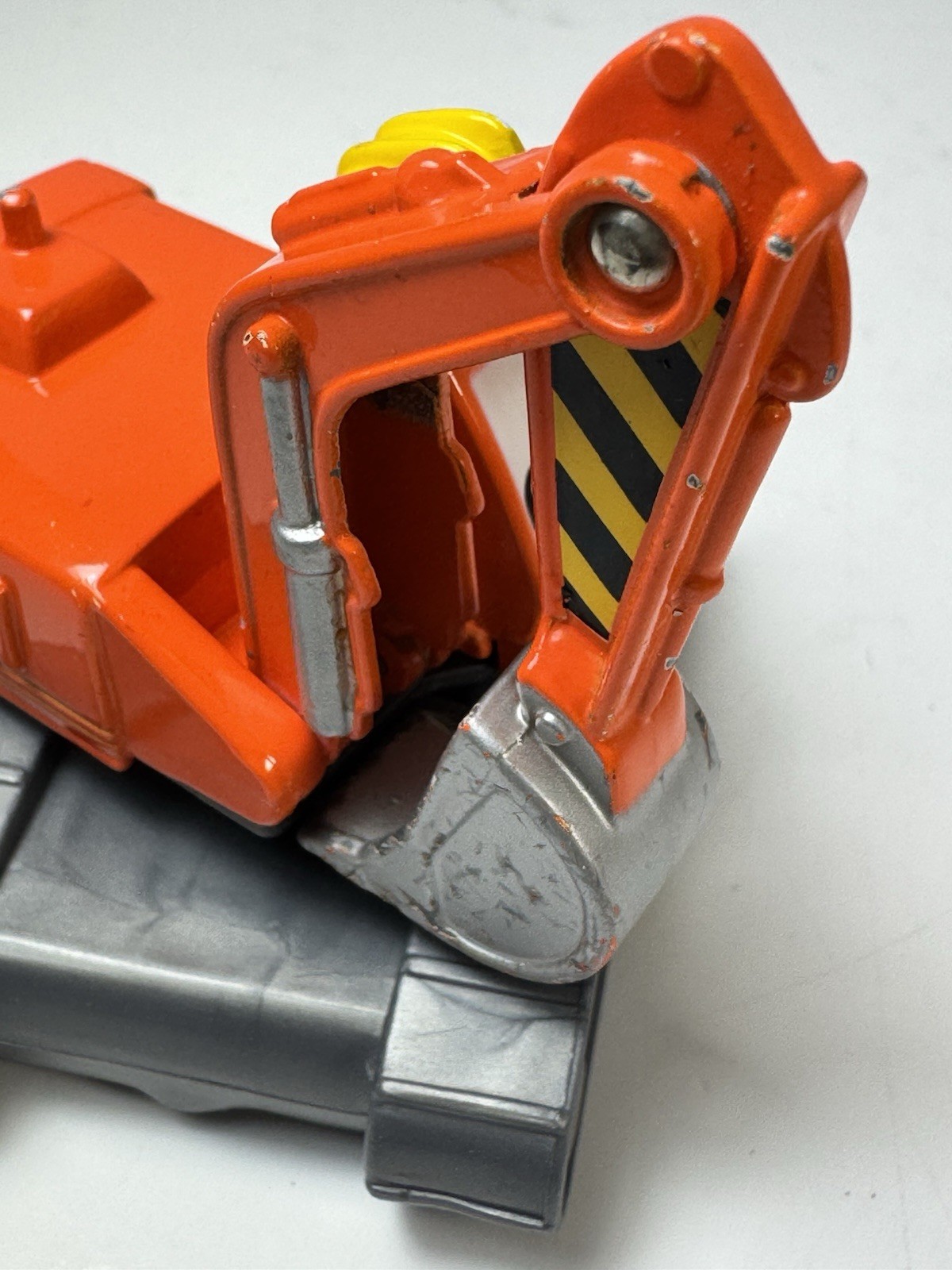 2002 Maisto Toys Tonka Diecast Mighty Mini Metal Digger Excavator Orange…