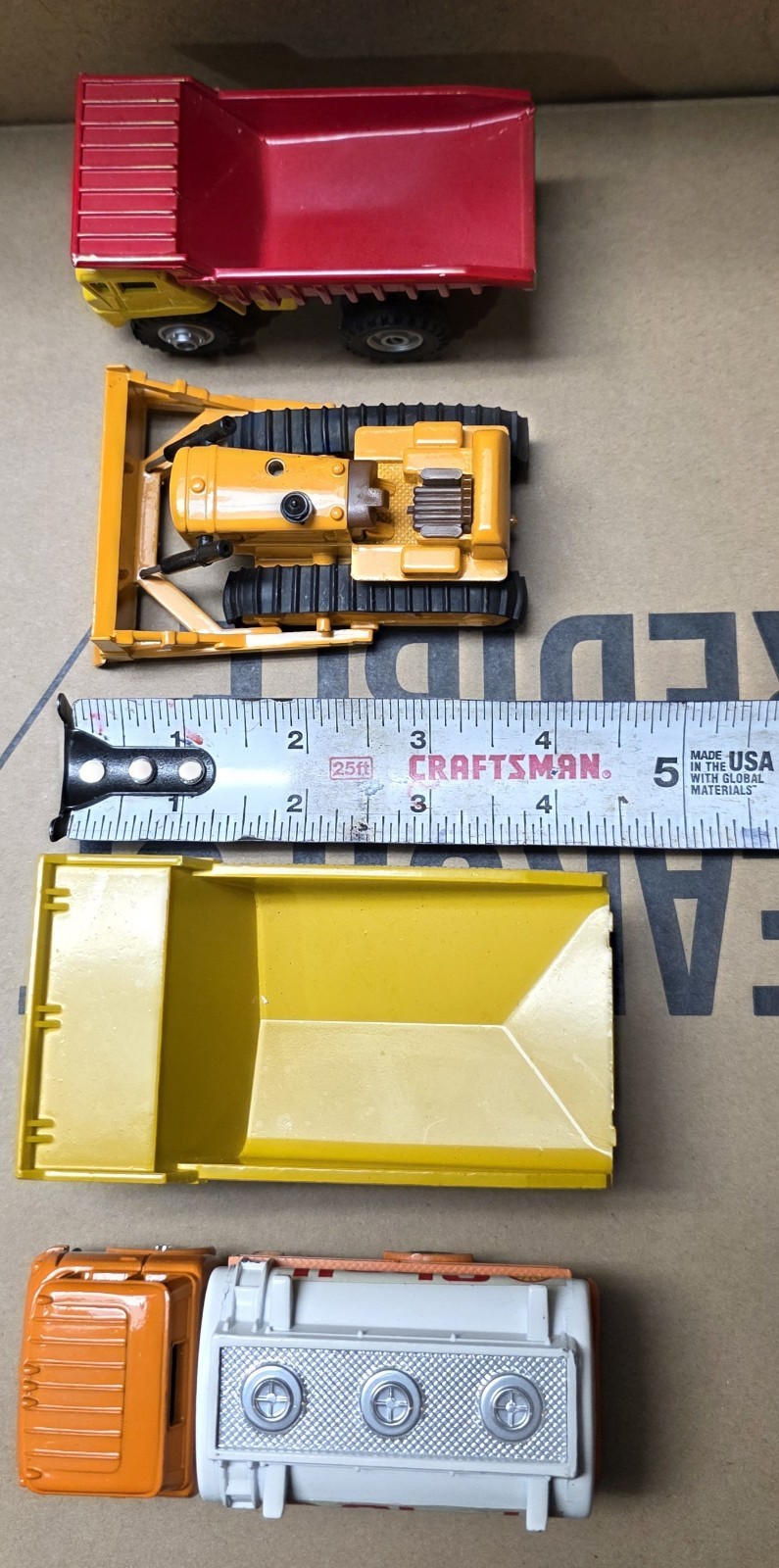 4 Shinsei Mini Power 13 Bulldozer, 40 Caterpillar 777 Truck, 10 Heavy Dump Truck
