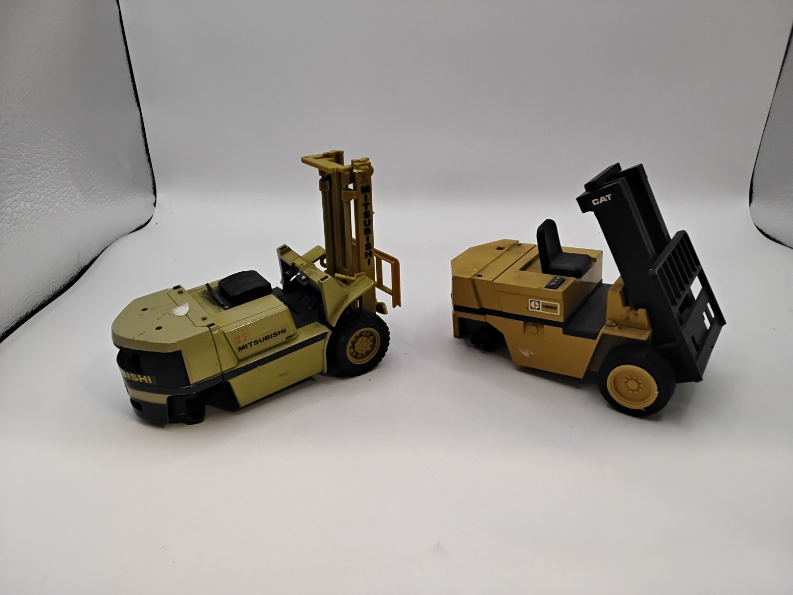 Vintage Caterpillar And Mitsubishi Fork Lift Diecast toys