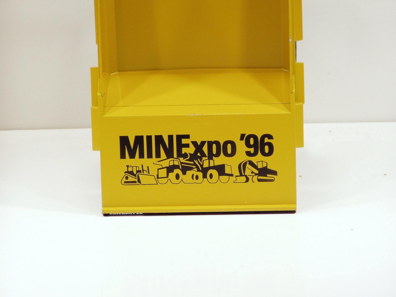 Caterpillar 793C Dump Truck – “MINEXPO 96” – 1/50 – NZG #403 – N.MIB