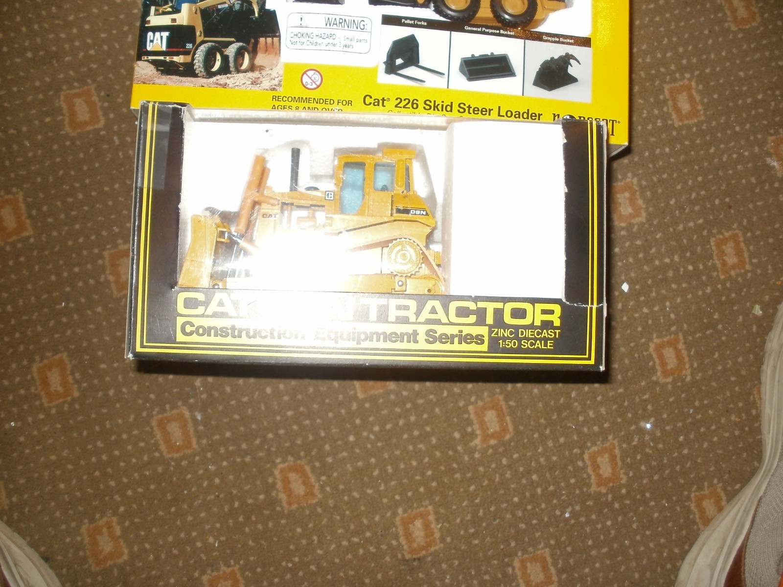 4 cat toy items nib cat d9n cat d5c cat ap-1959 asphalt paver skid steer loar