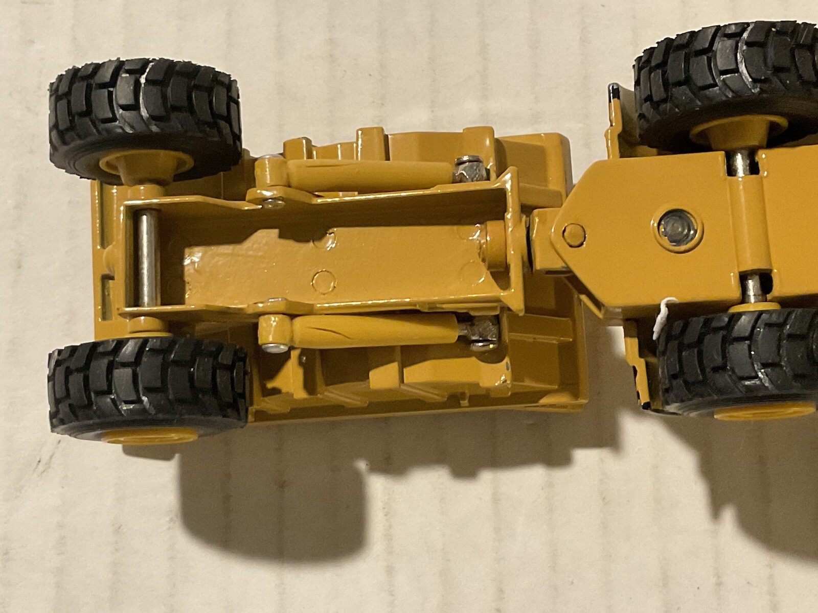 ERTL Caterpillar CAT D25D Dump Truck Road Construction die cast 1:64