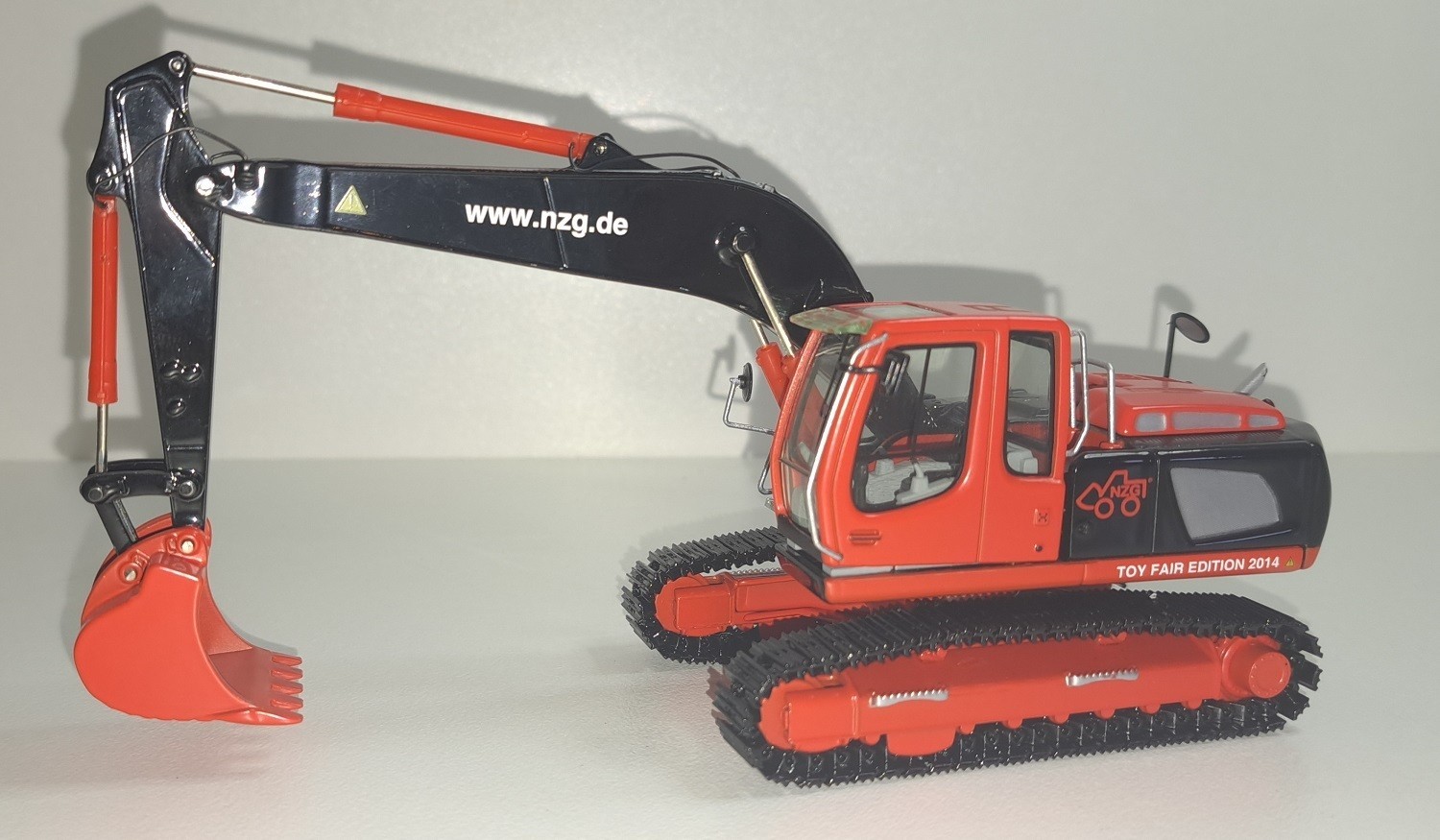 NZG903-01 – Terex TL120 Wheel Loader – NZG 2015 Toy Fair