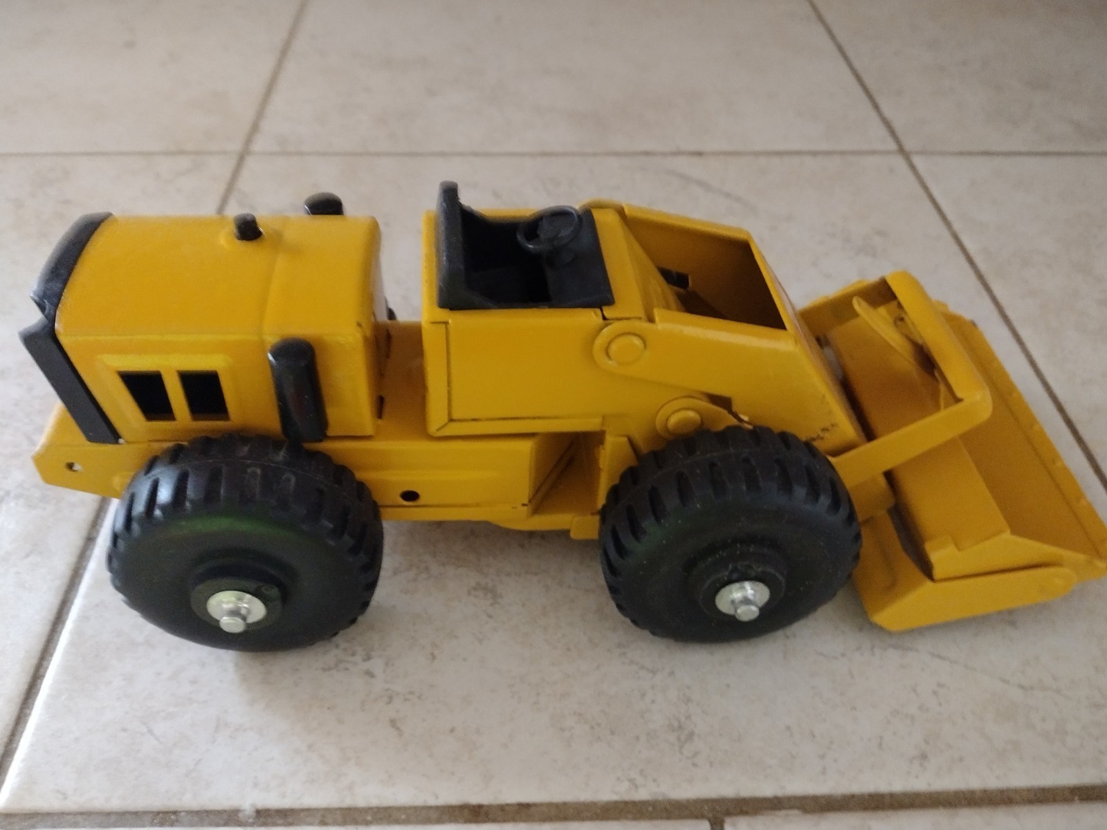 Tonka Loader Diecast Construction Front Loader Vehicle Toy Yellow/Black