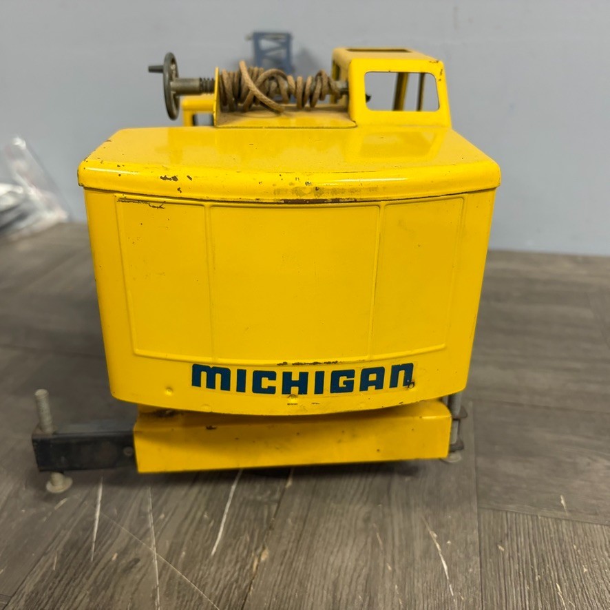Nylint Clark Michigan T-24 Crane Truck Original Paint W/ Bucket 1 Panel of Box