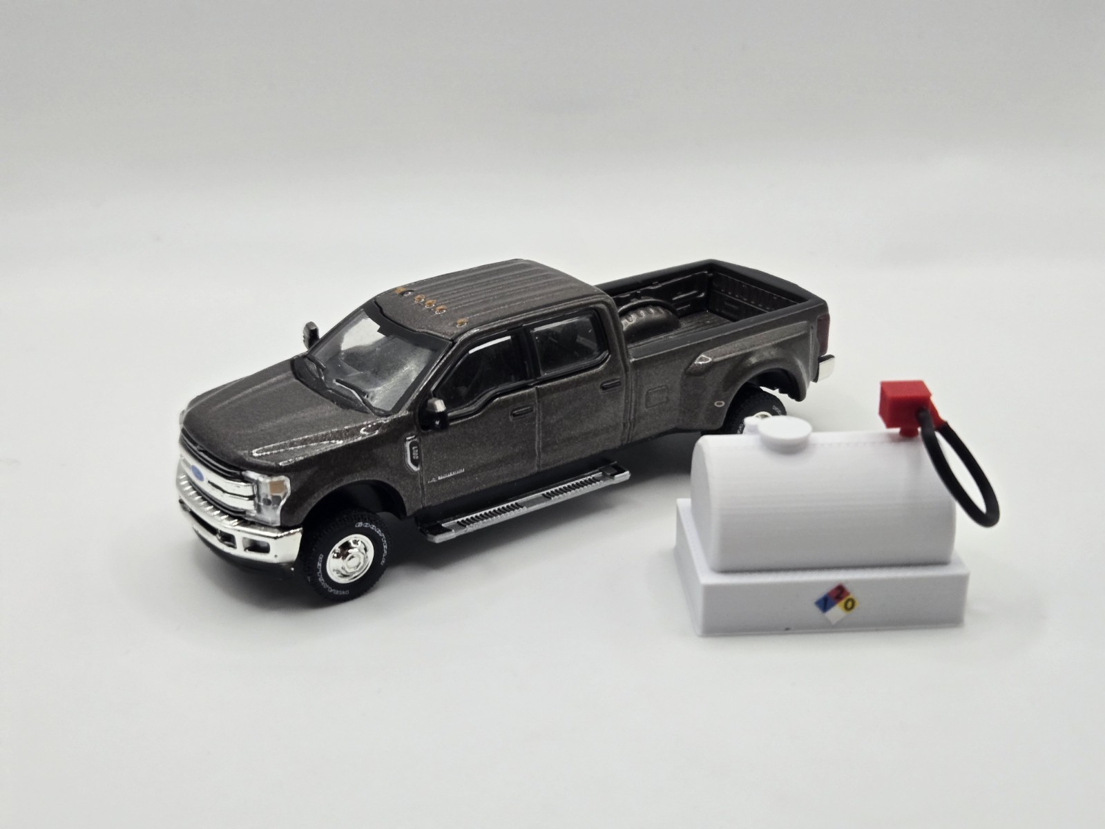 1/64 Scale 800 Gallon Diesel Tank In White