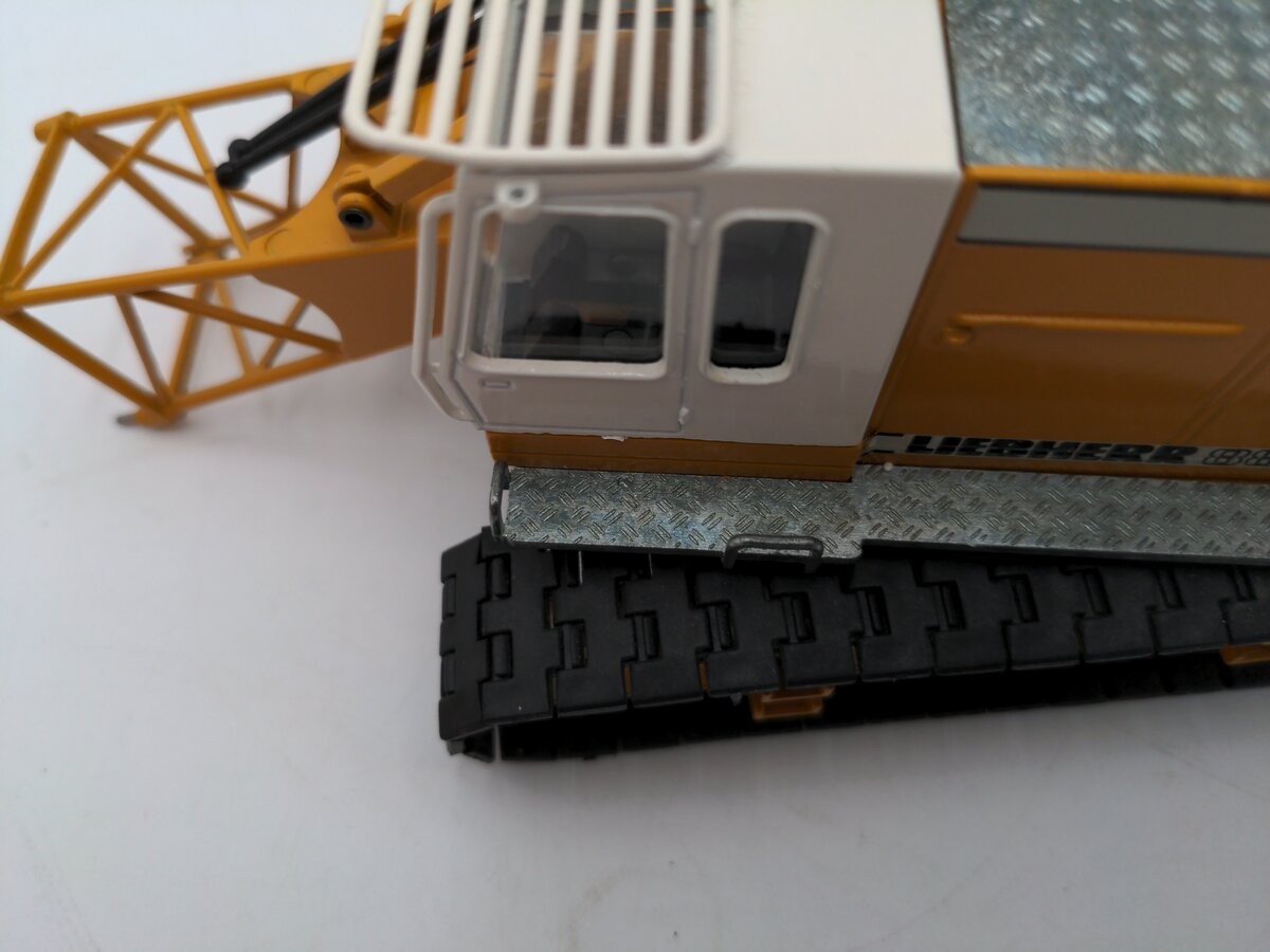 Conrad 2831 1:50 Scale LIEBHERR HS881 Construction Crane/Box