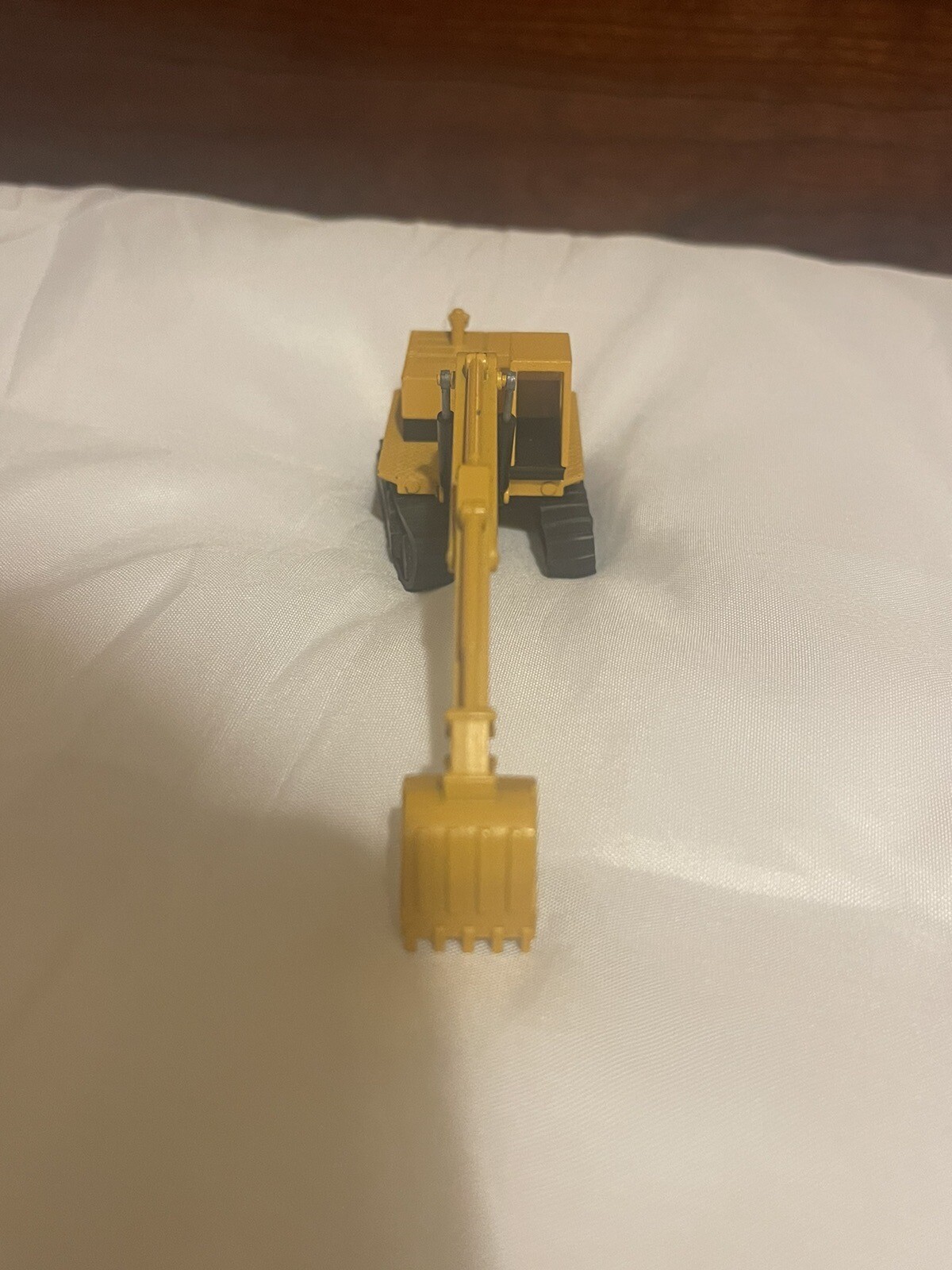 NZG Caterpillar EXCAVATOR VTG WEST GERMANY 1/87 Scale NICE No 143