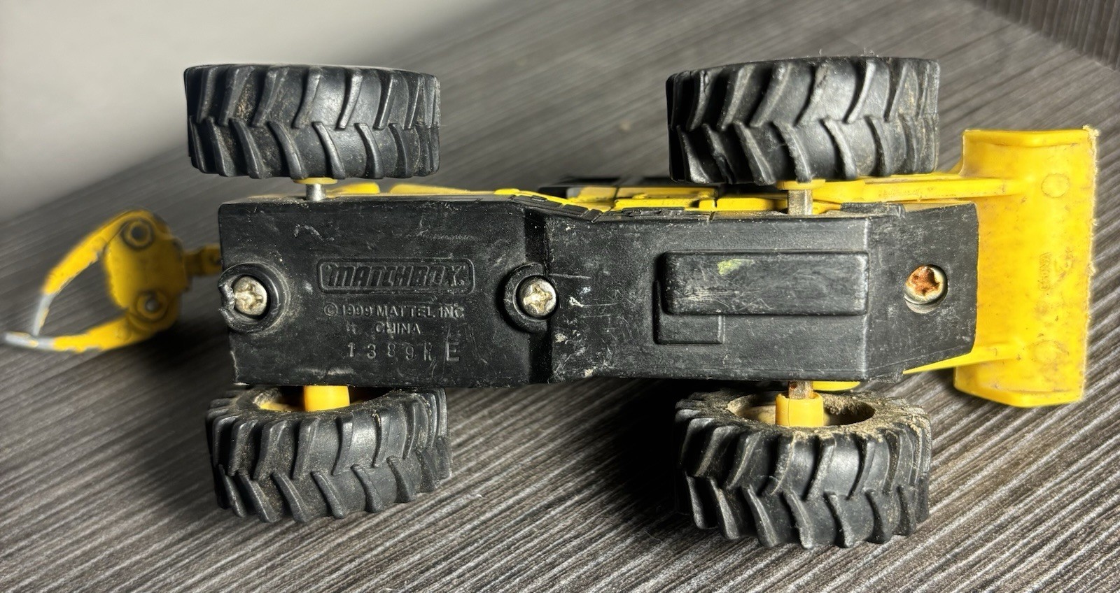Matchbox CAT Grappler Logger 1:64 Diecast Construction Vehicle Yellow/Black 1999