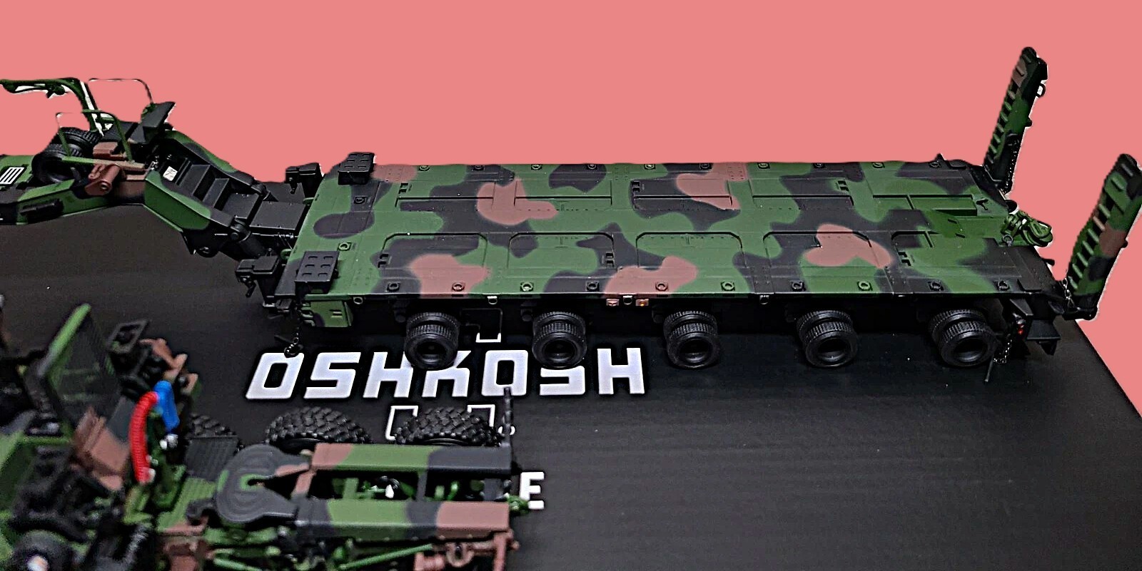 Oshkosh HET M1070 Transporter M1000 Trailer – Sword TWH 1:50 Scale #SW1500-C New