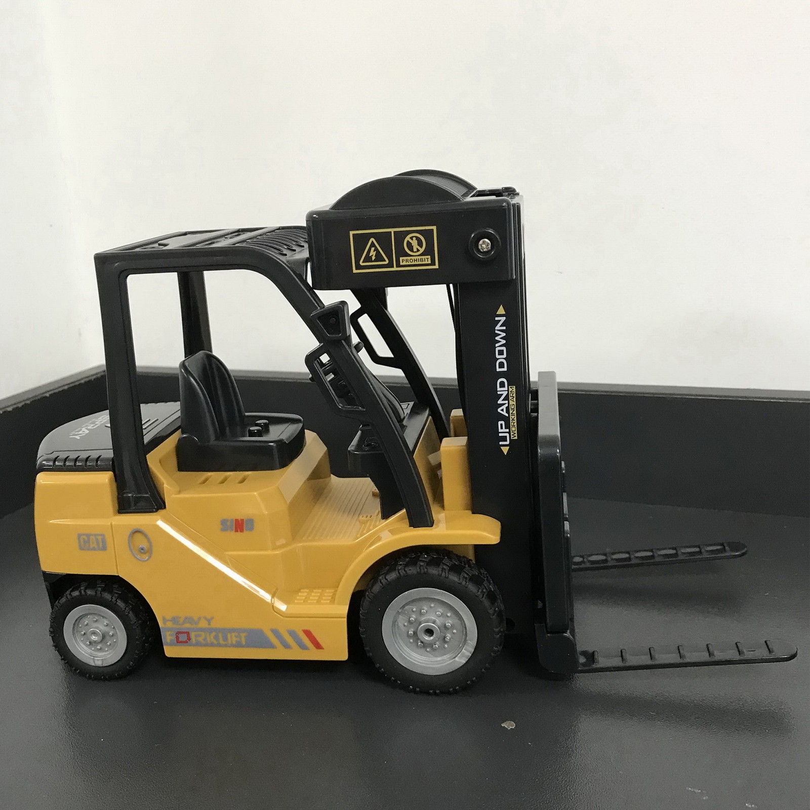 1:24 Remote Control Forklift Full Functional Sound And Light Alloy Forklift