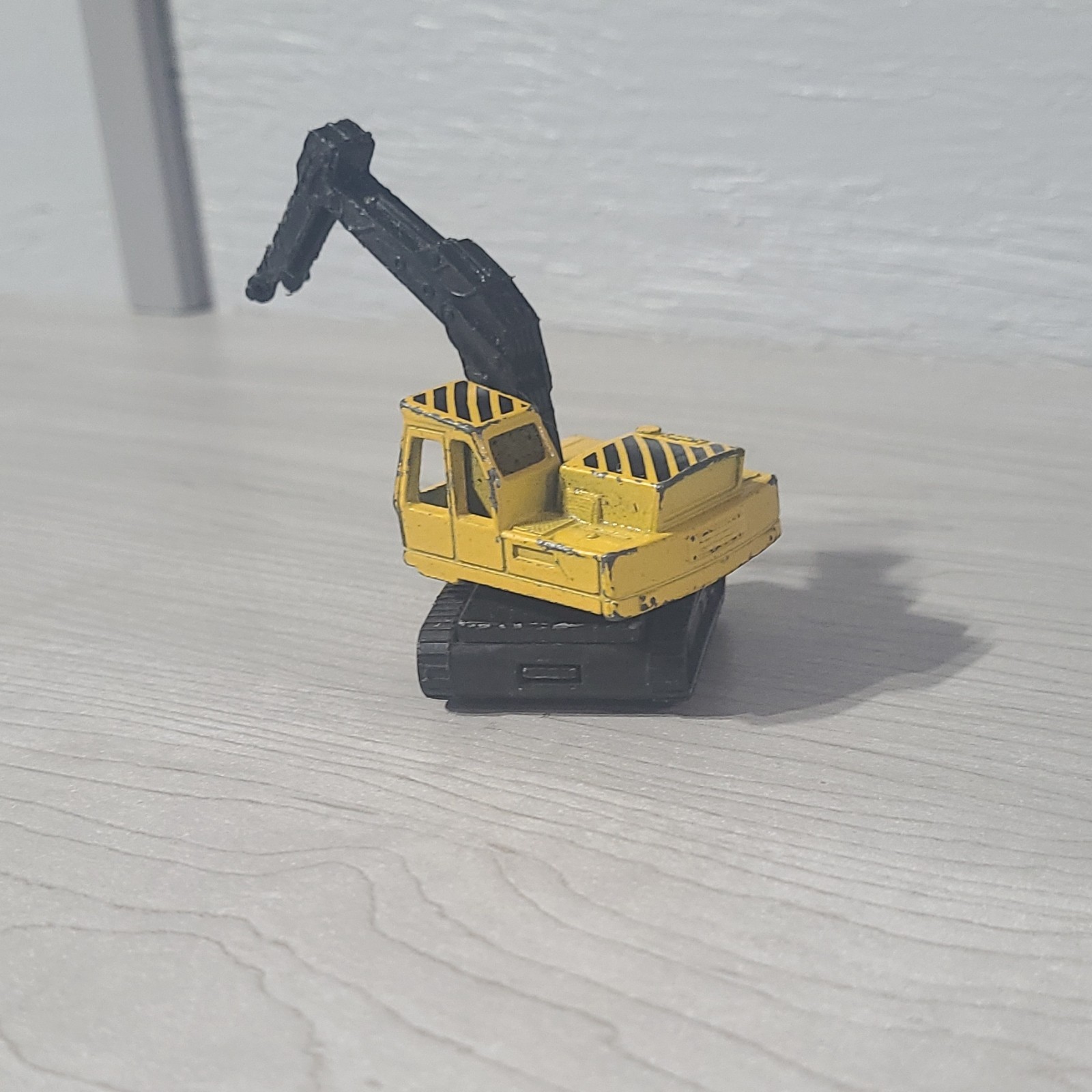 1980 Matchbox Diecast Excavator Tracked Construction Vehicle-Bucket missing