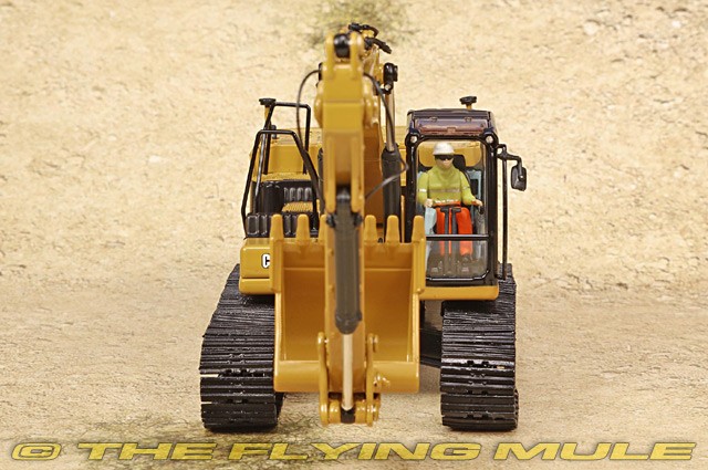 Diecast Masters 1:50 330 Excavator