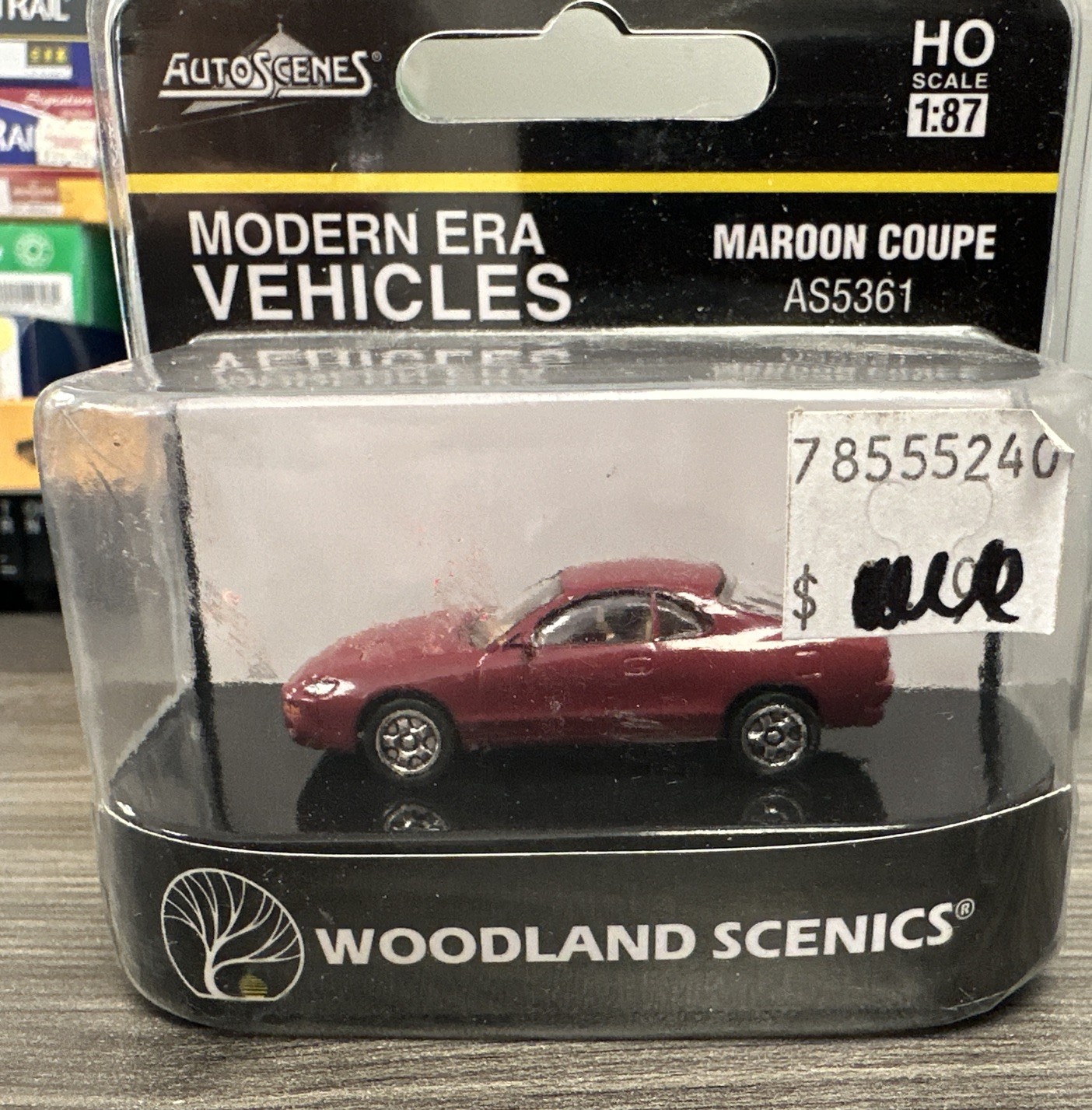 Woodland Scenics Modern Era Vehicles HO Scale AS5361 Maroon Coupe NIP