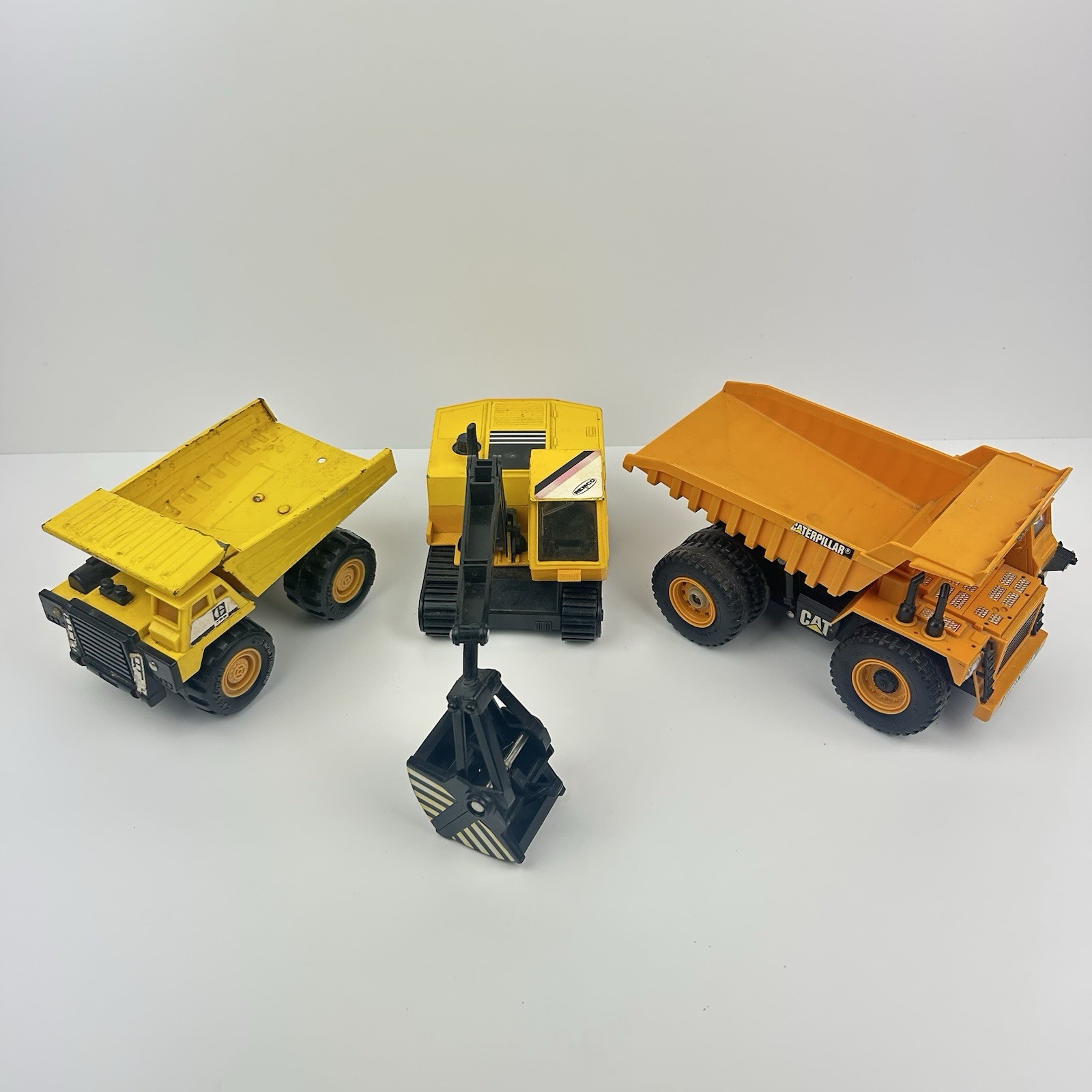 Vintage CAT Caterpillar Toy Dump Truck Excavator Trucks Remco Toys