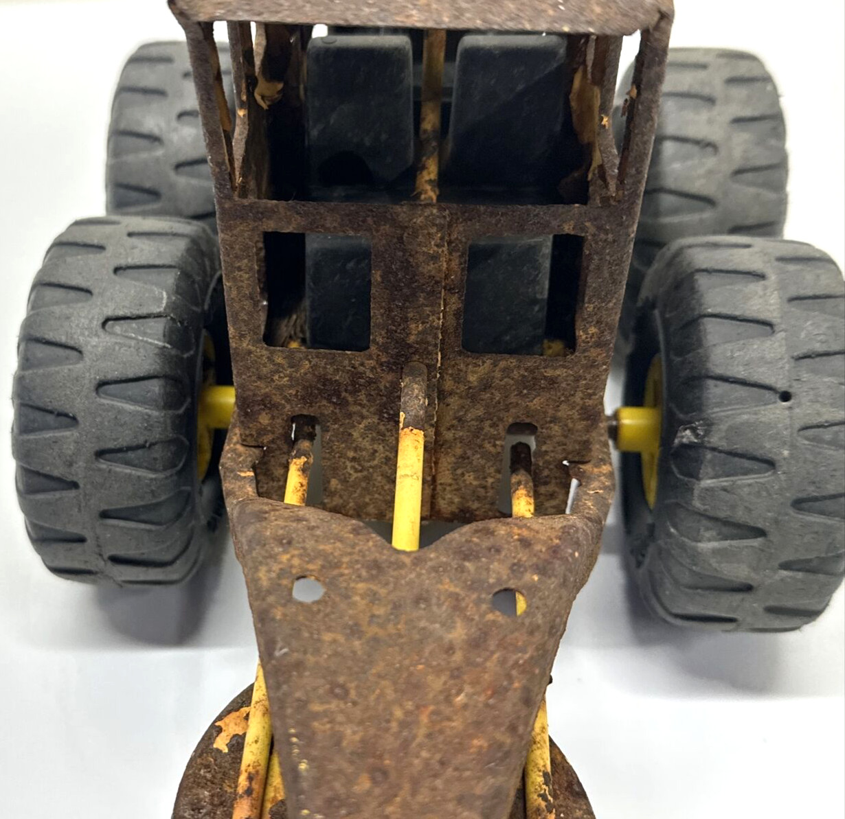 Vintage Tonka Road Grader 1960s? 70’s? Toy Pressed Metal Yellow Approx. 17” Long