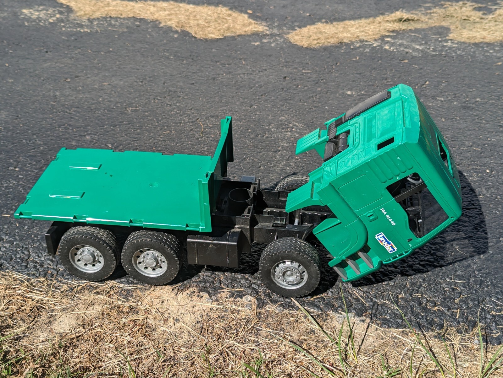 Bruder MAN Green 2001 Toy Timber Logging Truck 4143 (NO LOGS) As Shown