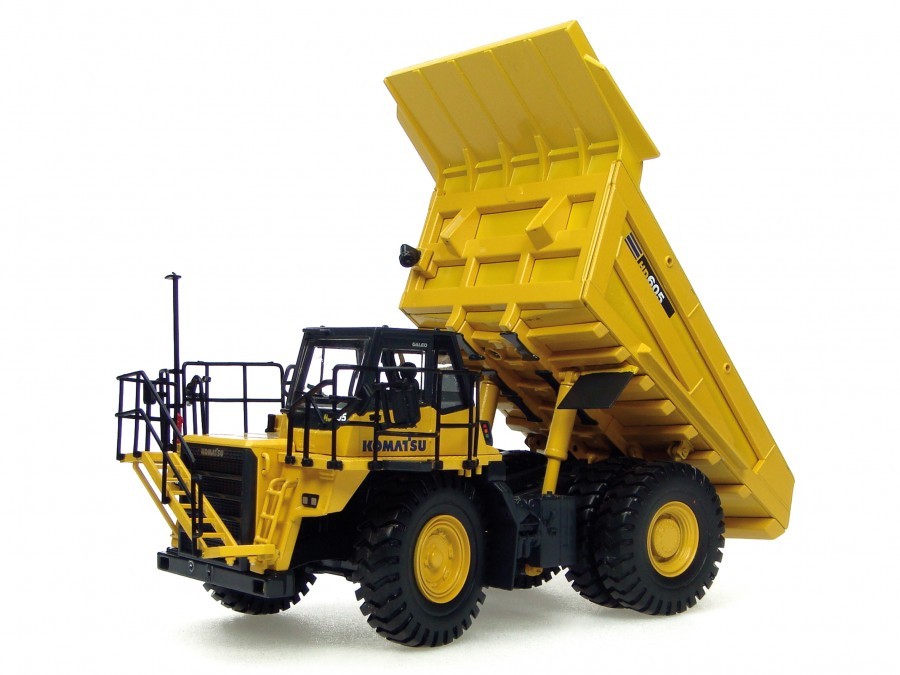 Universal Hobbies 8009 Komatsu HD605 Rigid-Frame Dump Truck 1/50 Die-cast MIB