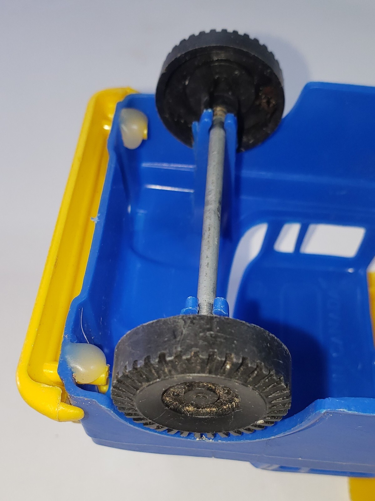 Vintage Plastic Dump Truck Made in Canada 6″ Long Played Wear Unbranded