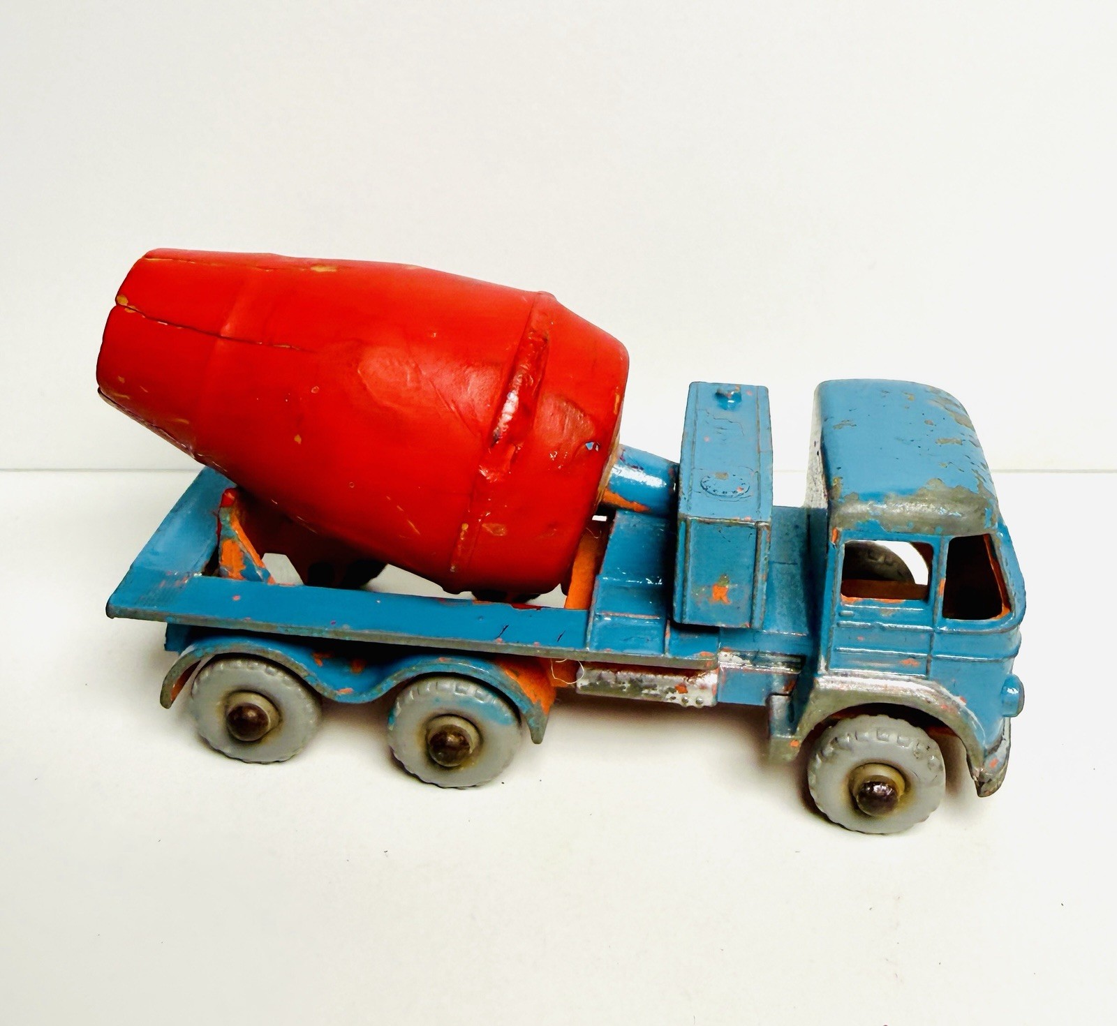 Vintage 1950s Lesney Matchbox No.26 Foden Cement Mixer Gray Wheels Kid Paint