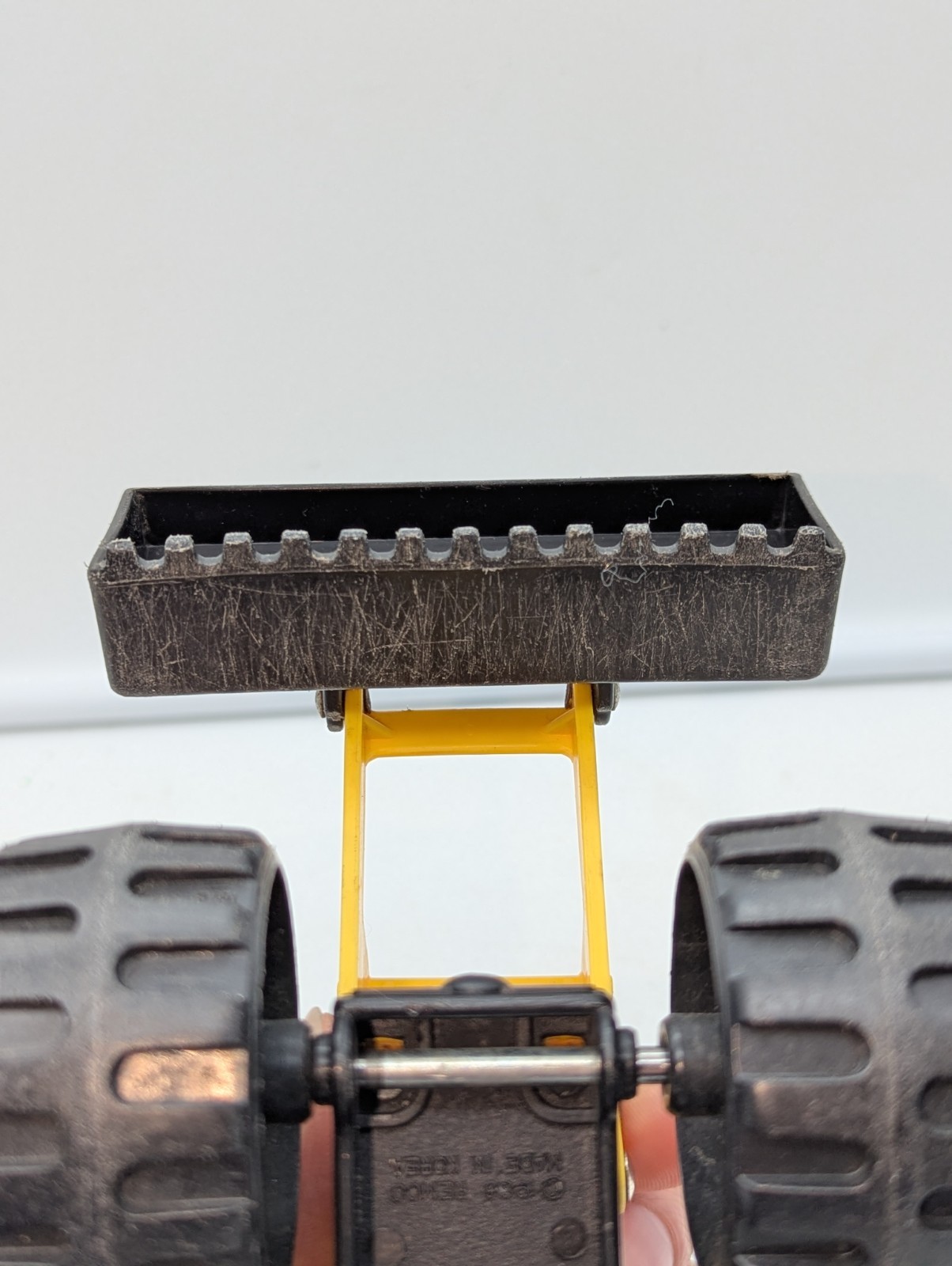 VTG 1986 Remco Caterpillar Front Loader Bucket Yellow and Black Tractor Truck
