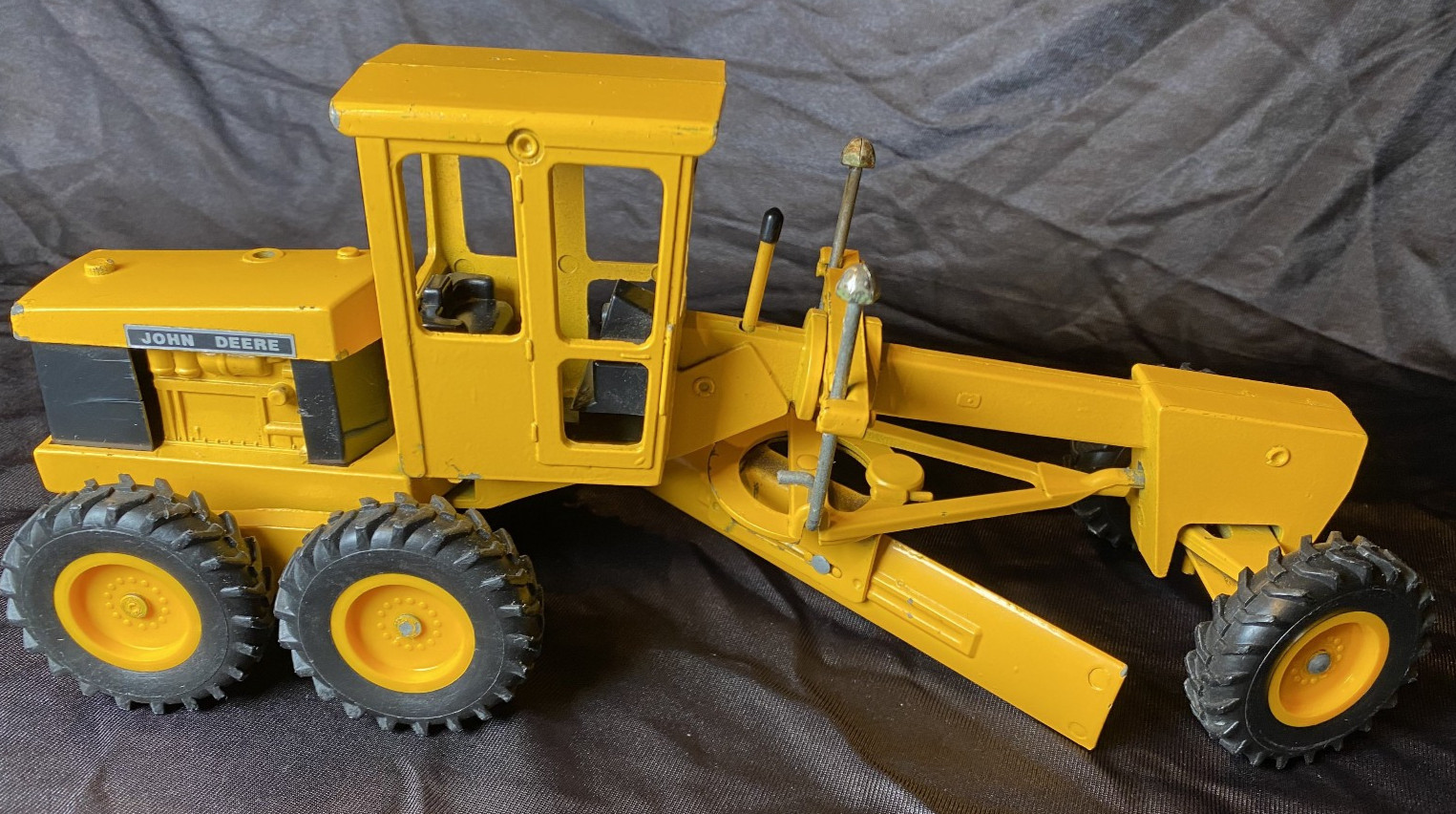 vintage 1970s ERTL TOYS #504 JOHN DEERE motor road grader 1/16 Diecast steel