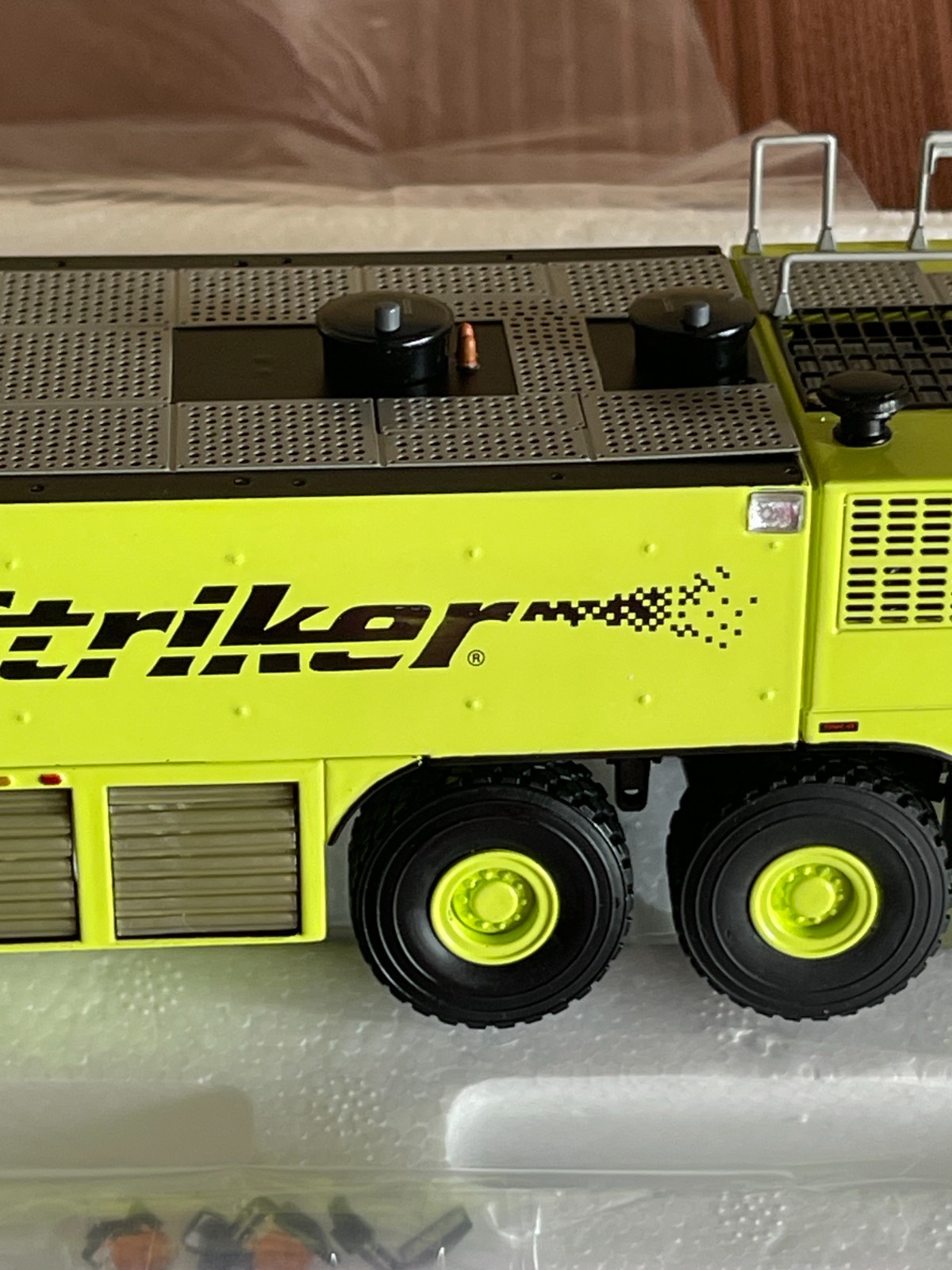 Oshkosh Striker 3000 ARFF TWH 078-1088 Airport Emergency Vehicle