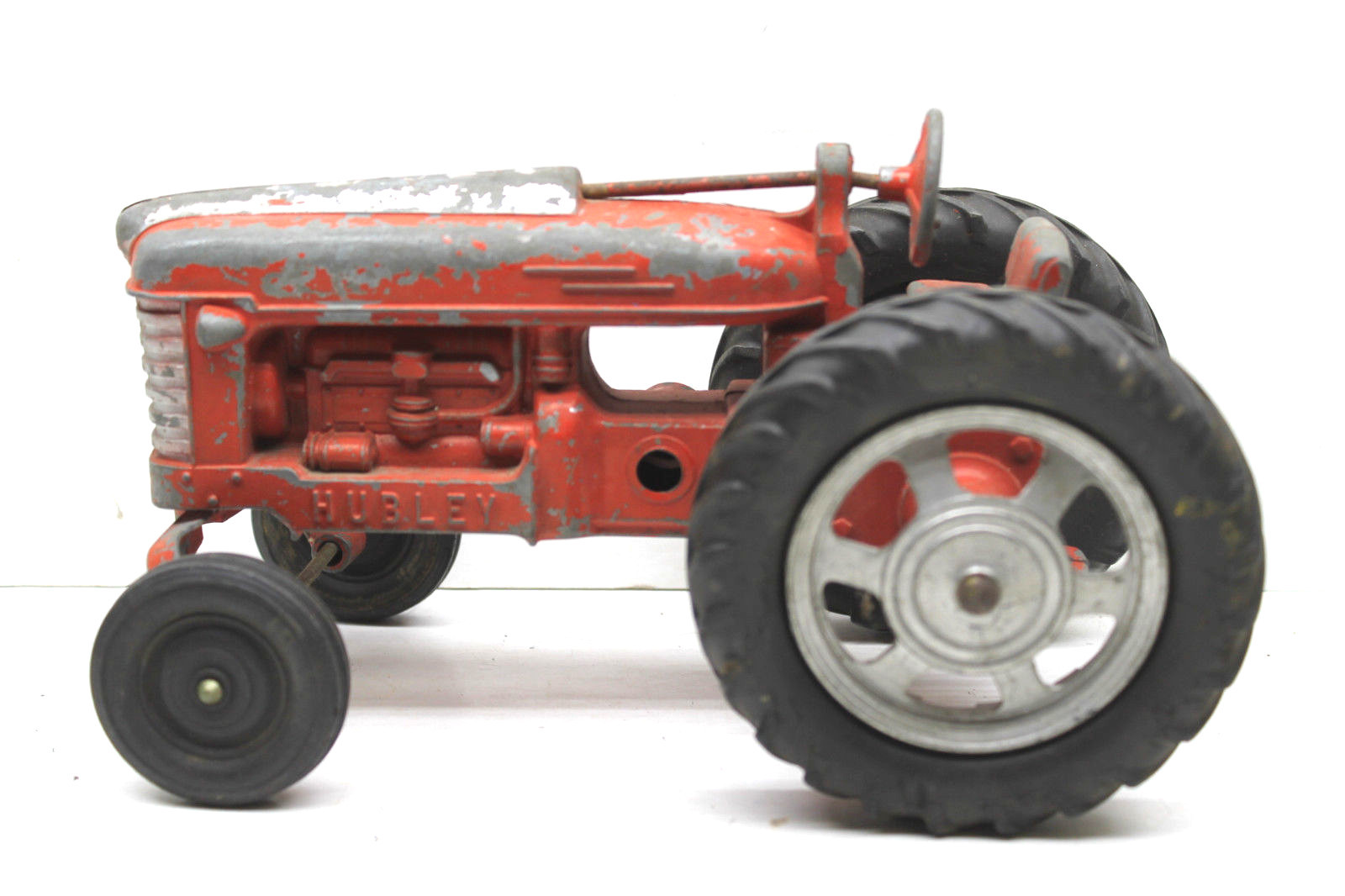 1950’s Hubley Die Cast 9″ Long Tractor No Front Loader Orig Condition Farming